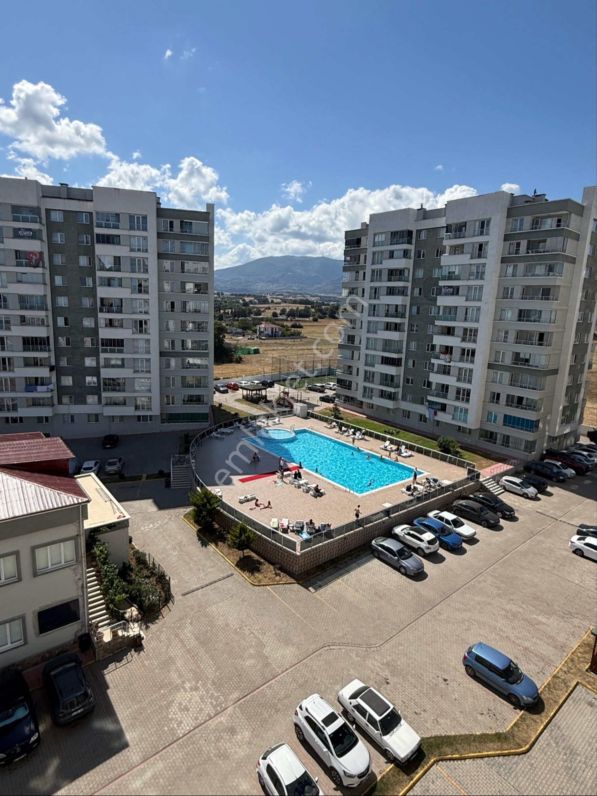 Havuzlu Site İçerisinde Panorama Evlerinde 1+1 Kiralık Eşyalı Geniş Daire