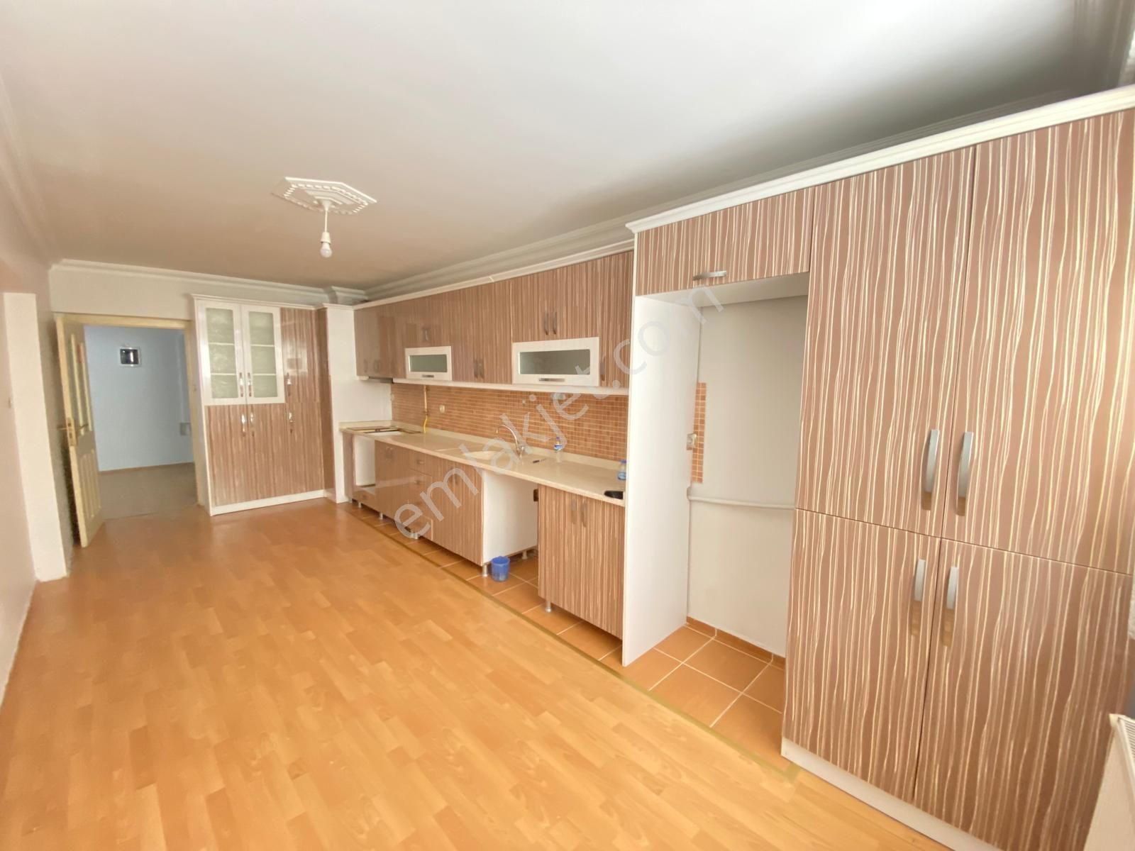 Erzurum Şükrüpaşa Mah. Merkez'de Konforlu 3+1 Daire