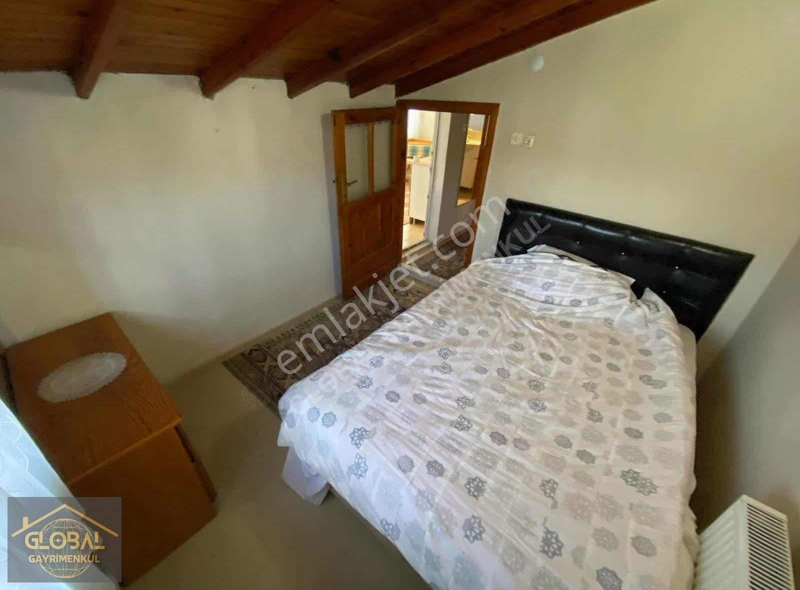 Global'den Merkezde Geniş Bahçeli Villa - Görsel 15