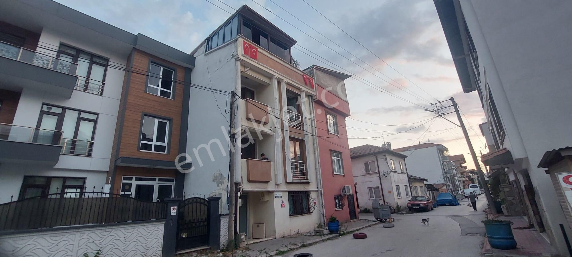 Remax Hür Tahsin Çetinkaya'dan Şehrin Merkezinde Eşyalı Kiralık Daire