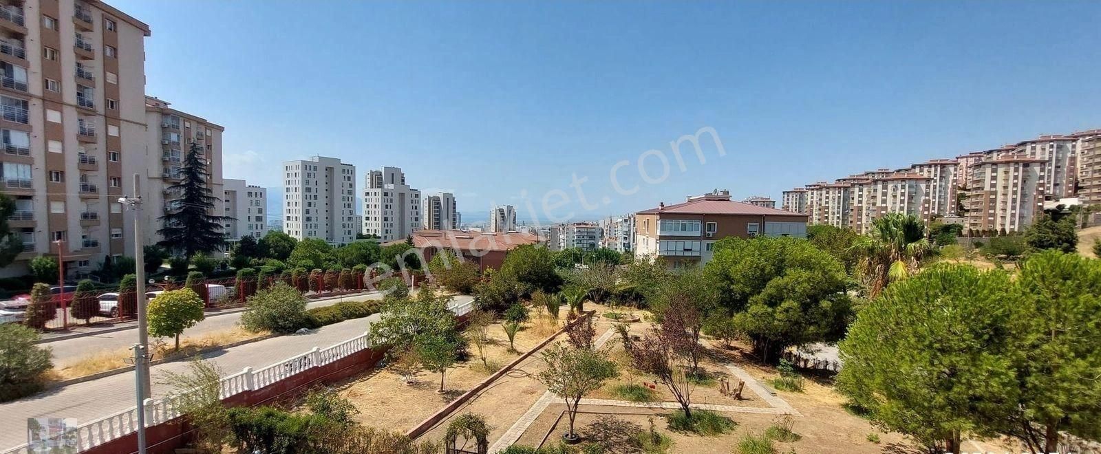 Karşıyaka Esin Sitesinde Deniz Manzaralı 3+1 Kiralık Daire Kanıt