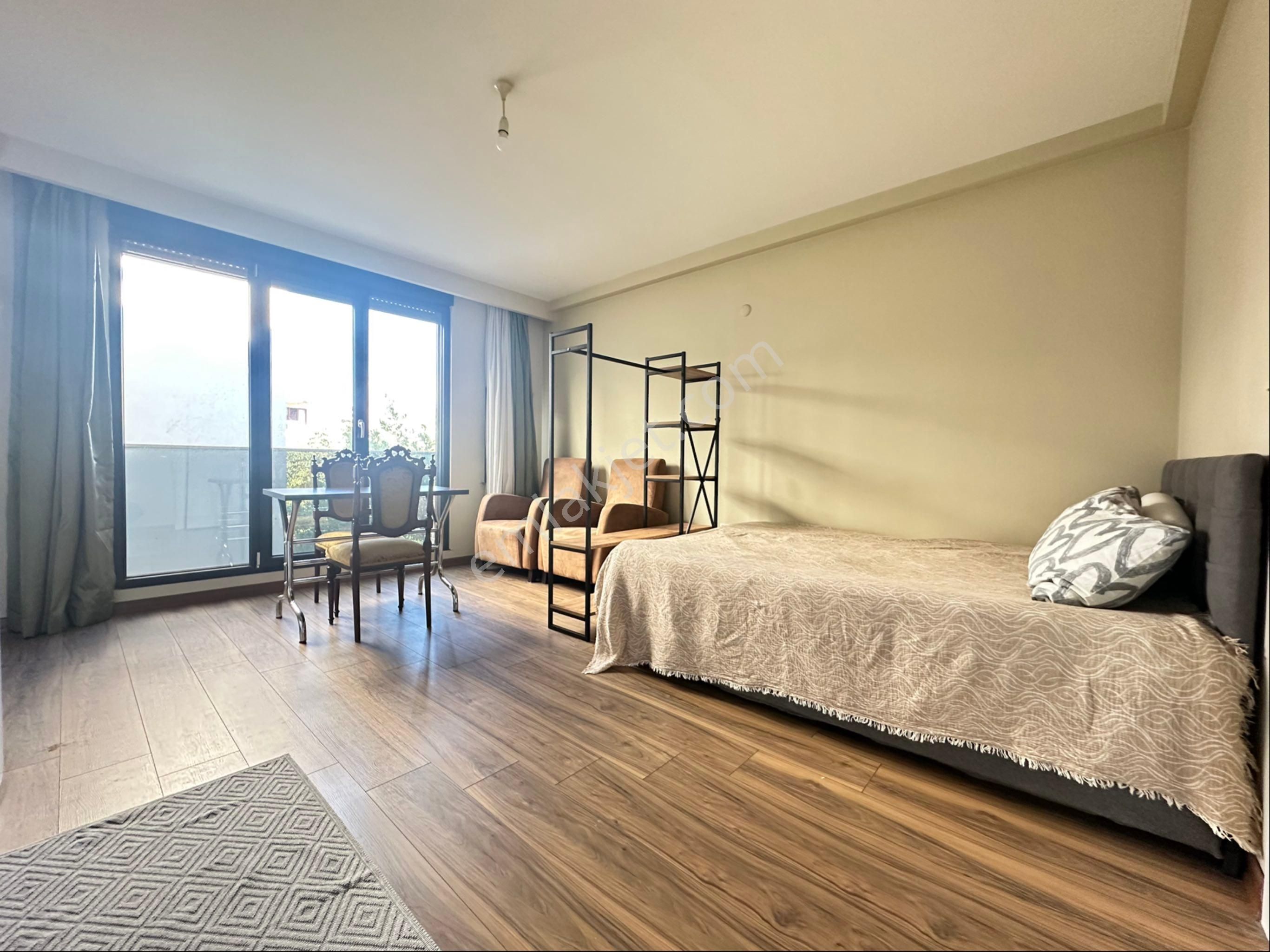 Kadıköy'de Ultra Lüks 2022 Yapımı Binâda 1+0 Eşyalı Daire