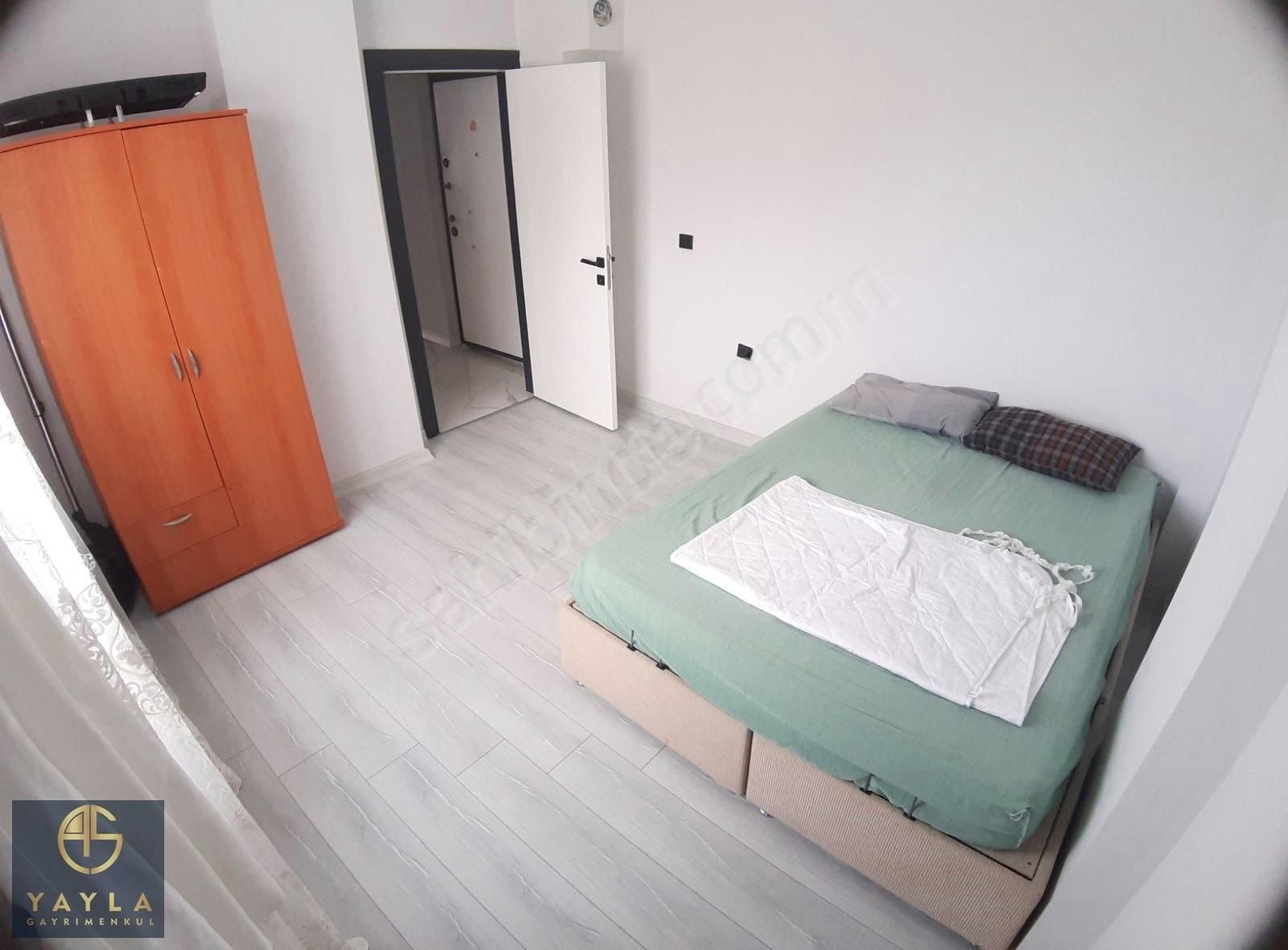 Yayla Gayrimenkul Atakent Üst Tarafı Eşyalı Kıralık 1+1 Daıre
