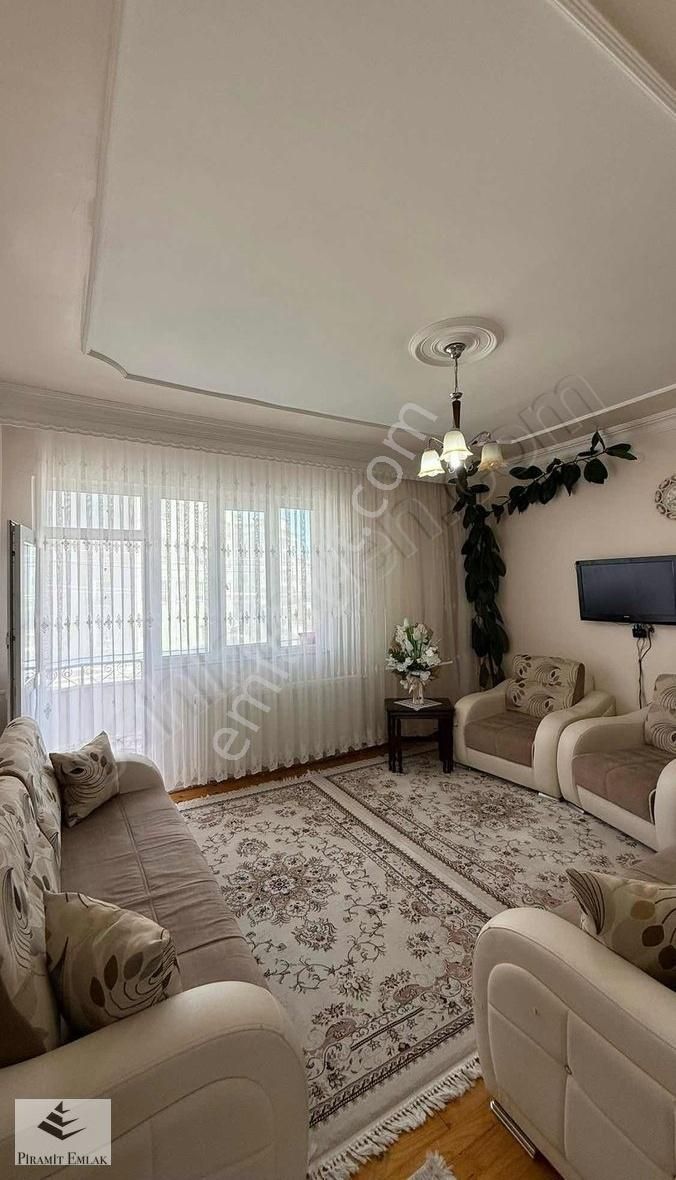 Piramit Gm 'den Yunuemrede 3+1 Satılk Daire
