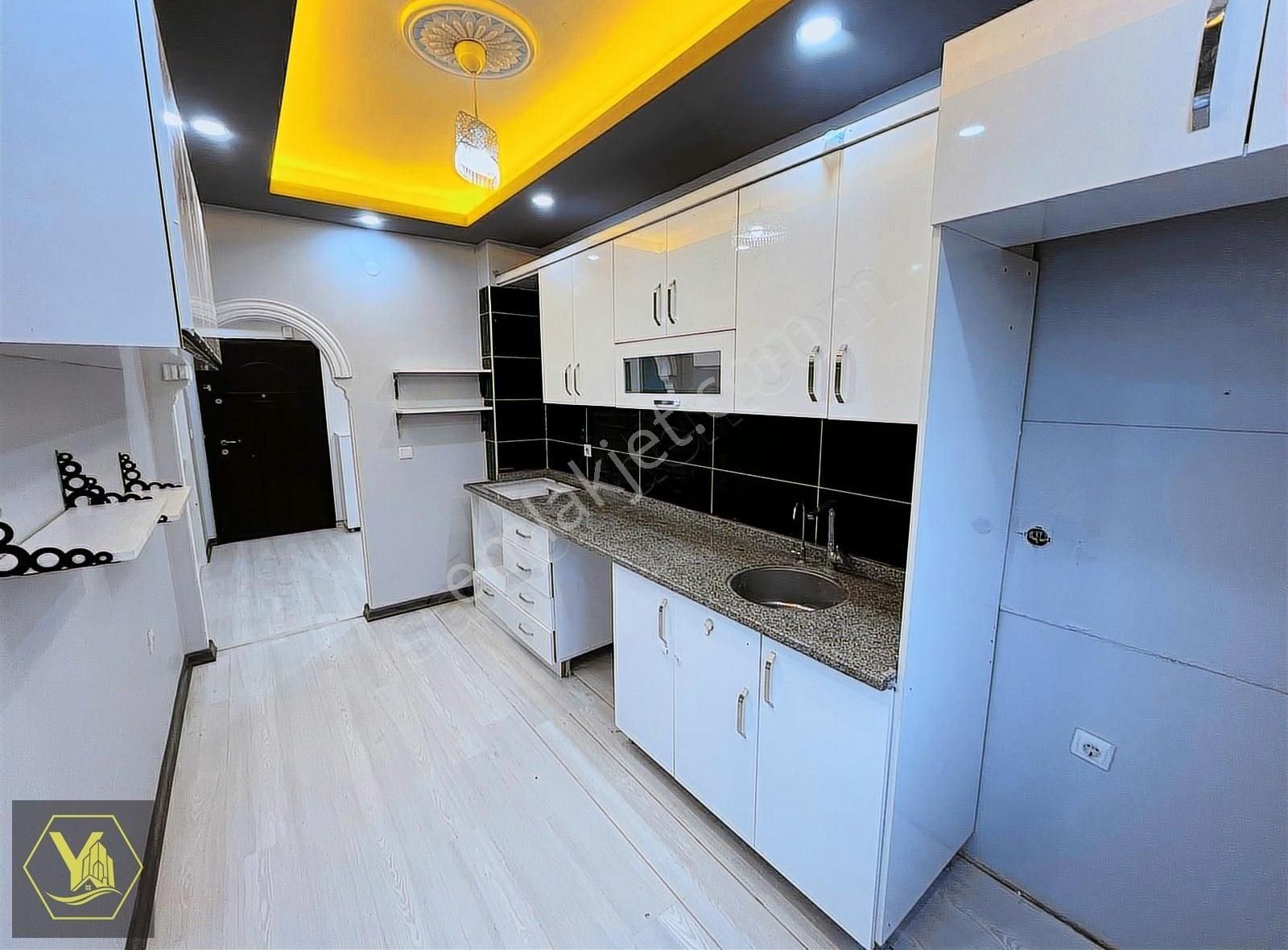 Yeni Mh. Tramvay Dibi Lüks Yapılı Masrafsız 6+1 Satılık Daire