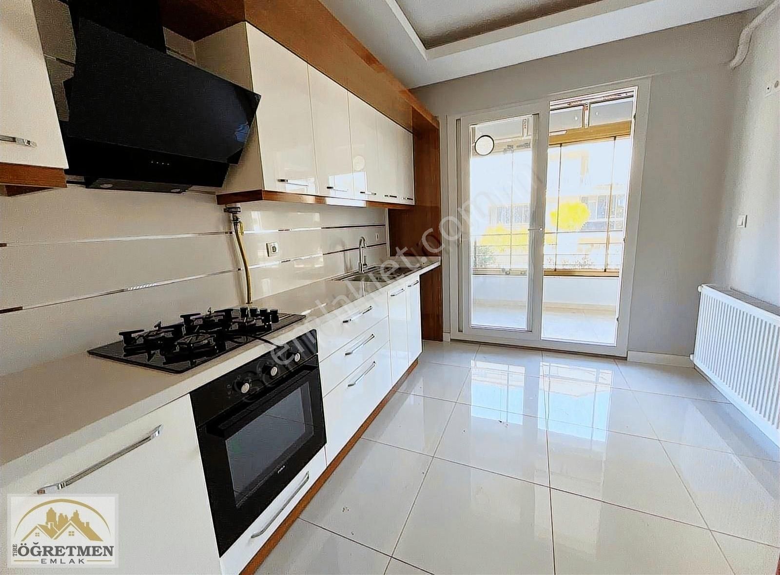 Öğretmen Emlaktan Tercih Edilen Bölgede 3+1 Kiralık Daire