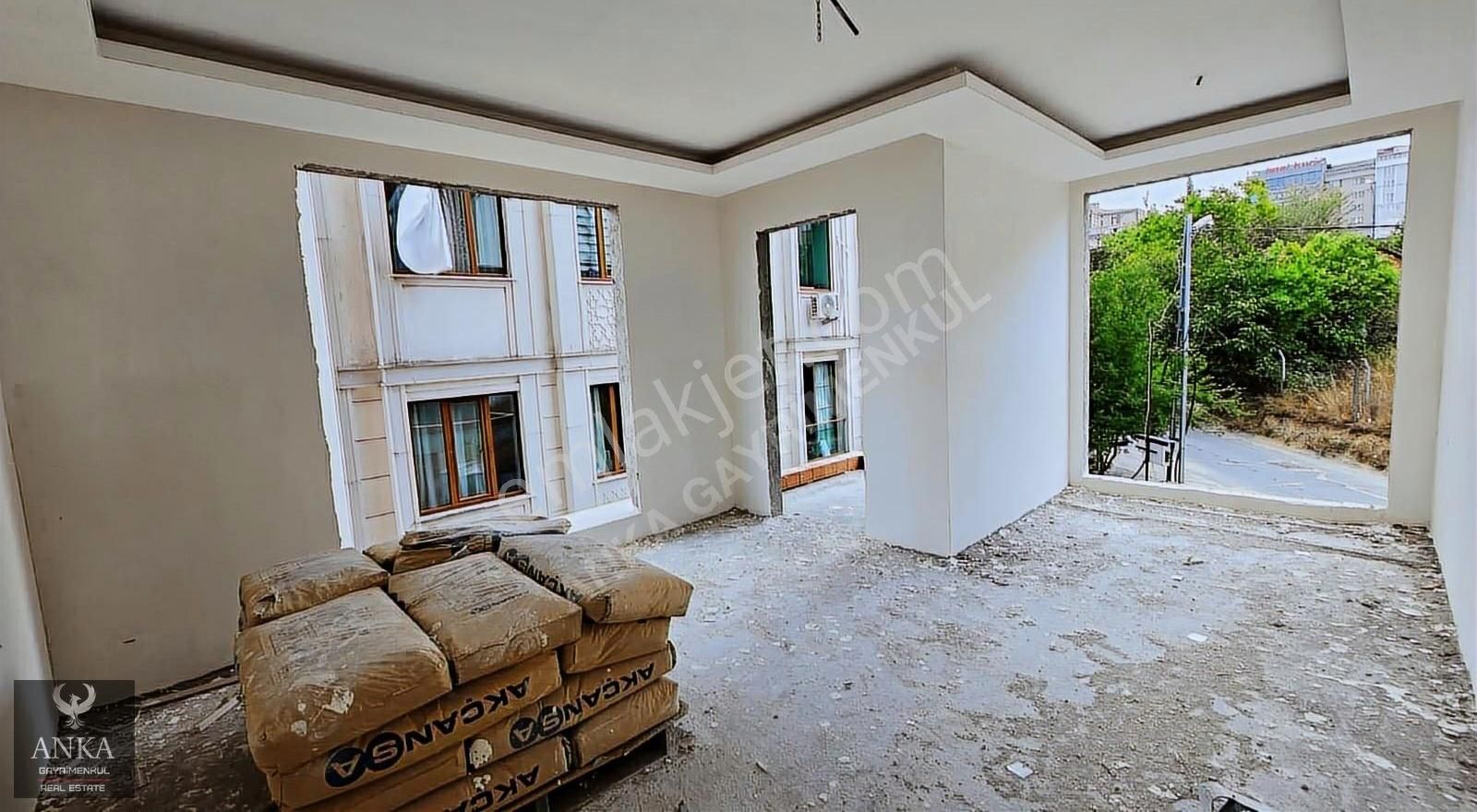 Arnavutköy Şehir Parkı Ve Metro' Nun Yanında Satılık 2+1 Daire