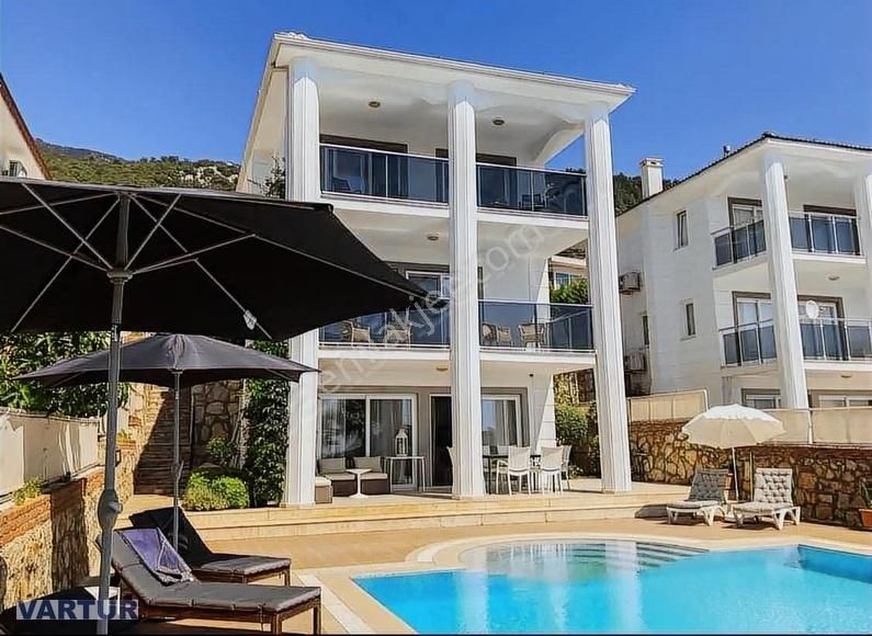 Deniz Manzaralı Satılık Müstakil Villa - Görsel 13