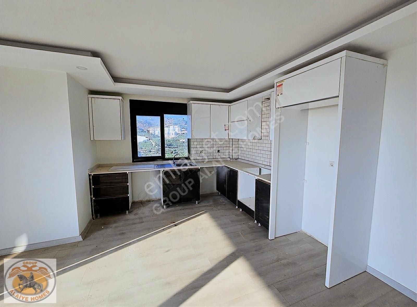 Site İçerisinde Satılık 2+1 120 M2 Çift Duş Çift Balkonlu Daire