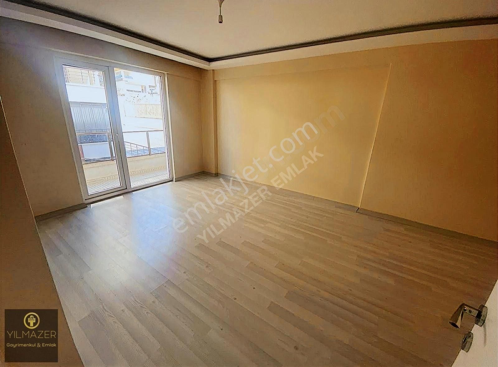 Yılmazer'den 1048 Cadde Üzerinde Migros Karşısı İskanlı 3+1 Acil - Görsel 12