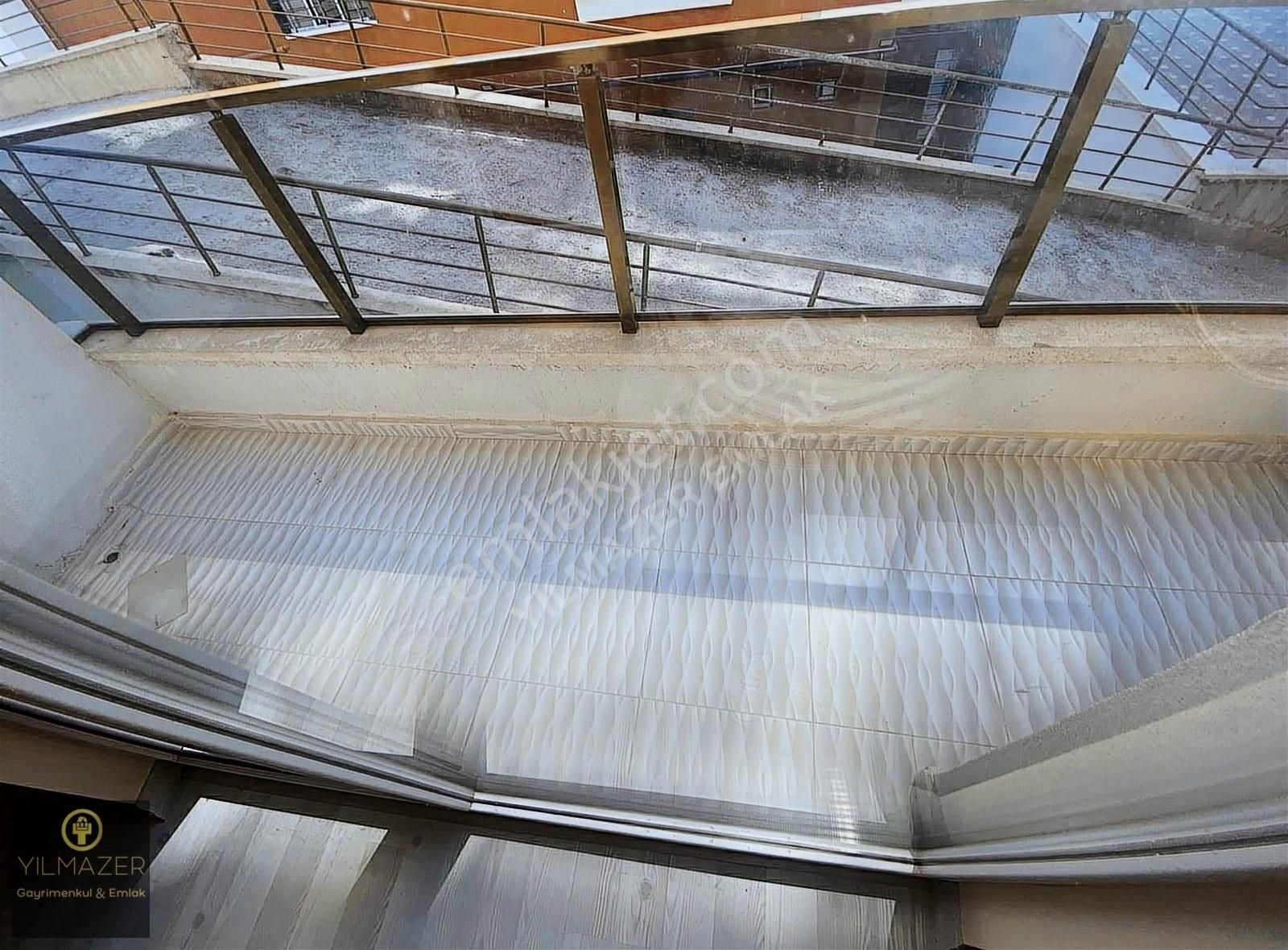 Yılmazer'den 1048 Cadde Üzerinde Migros Karşısı İskanlı 3+1 Acil - Görsel 11