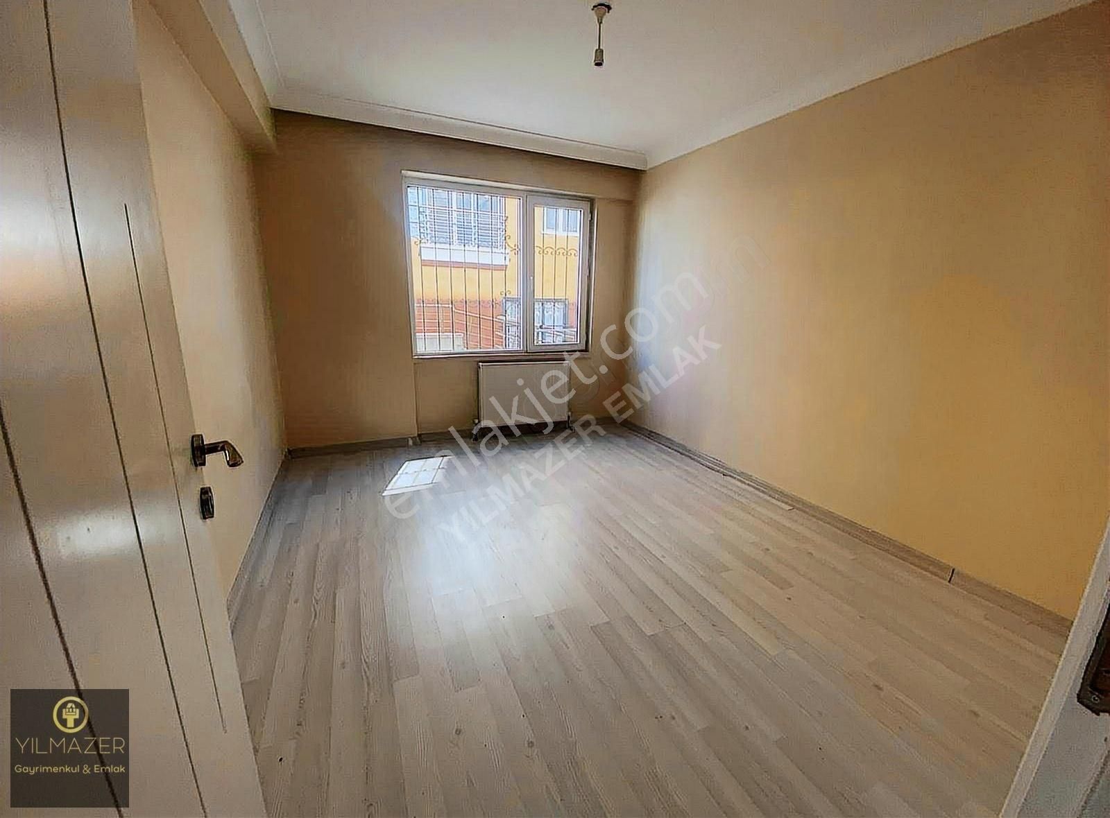 Yılmazer'den 1048 Cadde Üzerinde Migros Karşısı İskanlı 3+1 Acil - Görsel 14