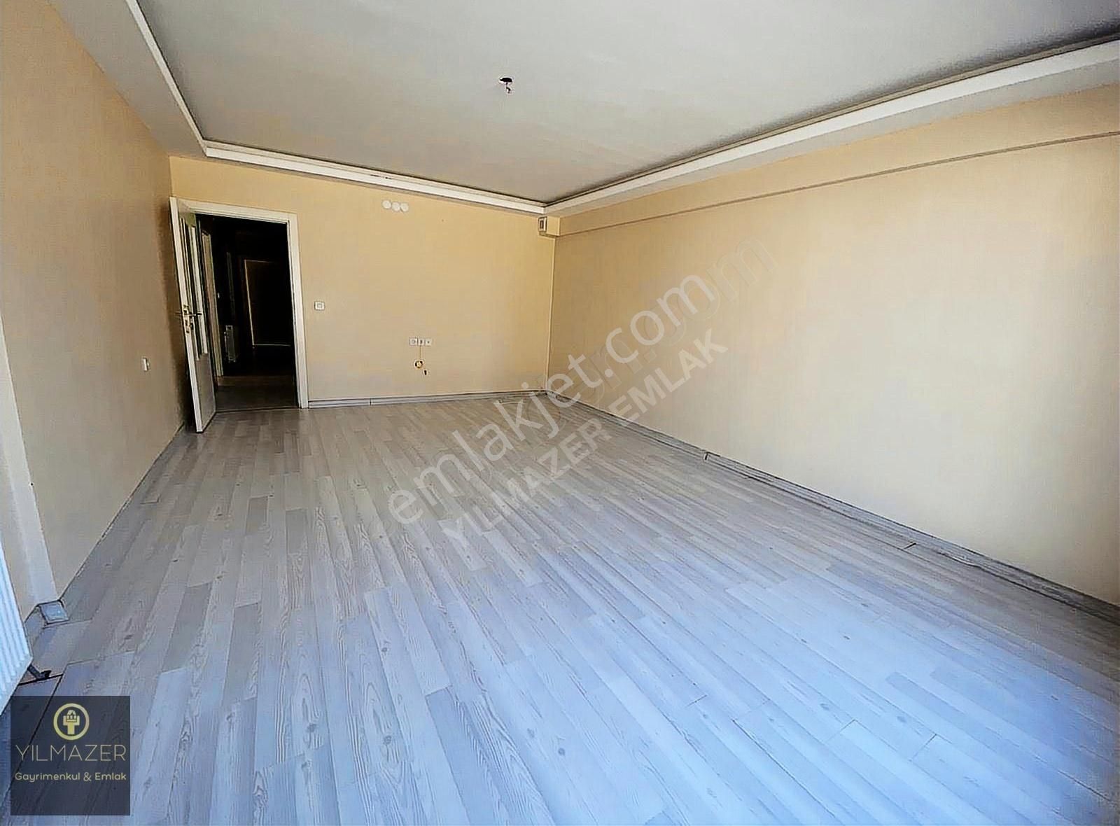 Yılmazer'den 1048 Cadde Üzerinde Migros Karşısı İskanlı 3+1 Acil - Görsel 23