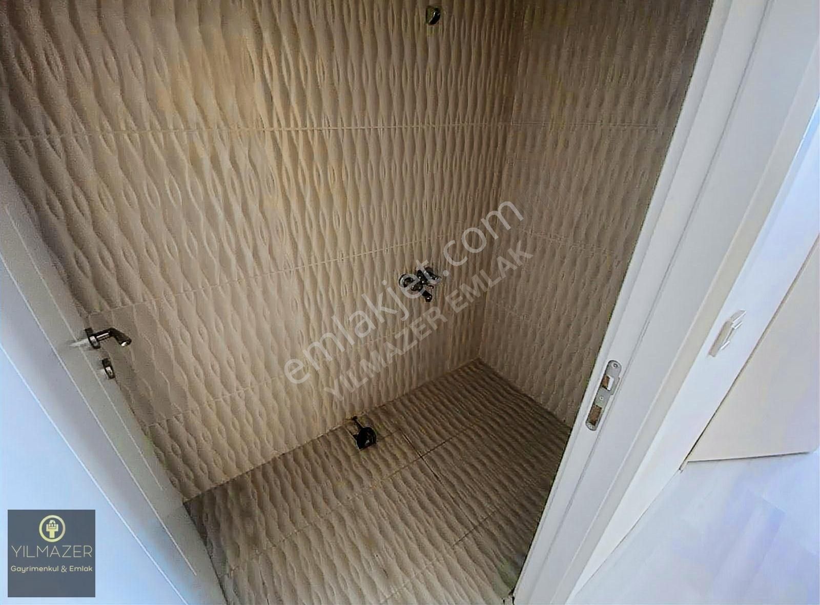 Yılmazer'den 1048 Cadde Üzerinde Migros Karşısı İskanlı 3+1 Acil - Görsel 9