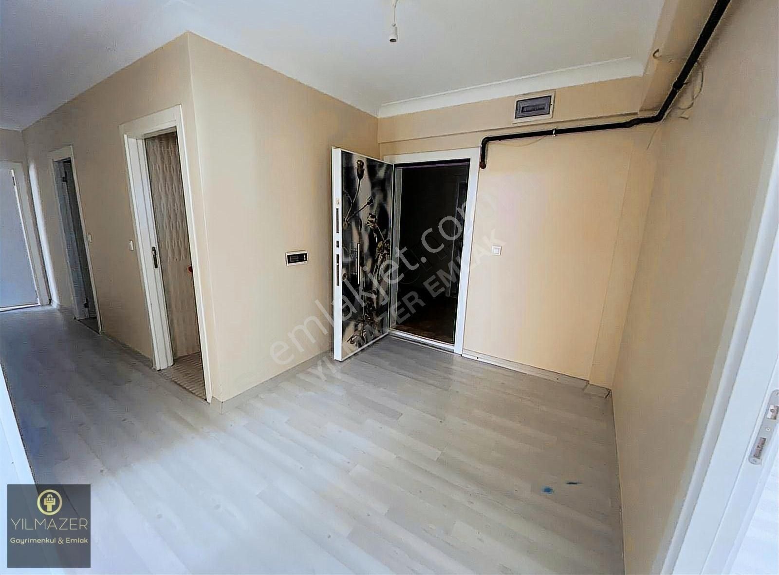 Yılmazer'den 1048 Cadde Üzerinde Migros Karşısı İskanlı 3+1 Acil - Görsel 5