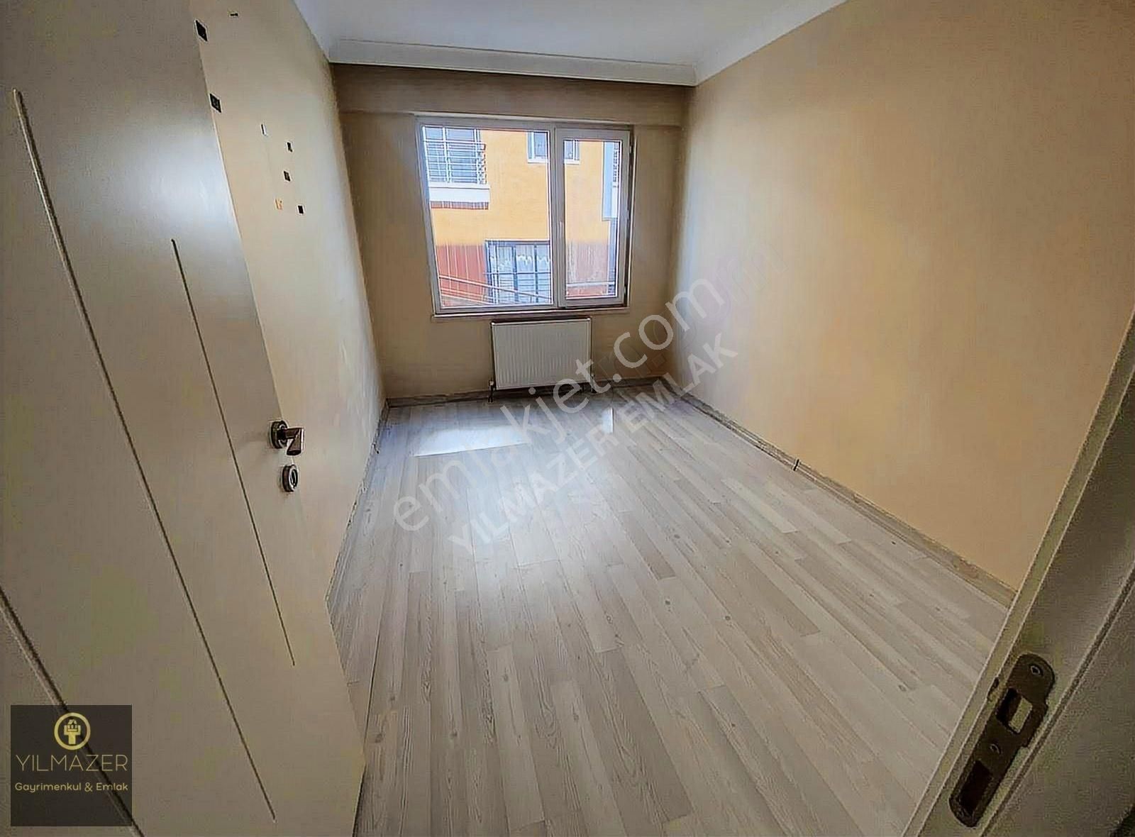 Yılmazer'den 1048 Cadde Üzerinde Migros Karşısı İskanlı 3+1 Acil - Görsel 4