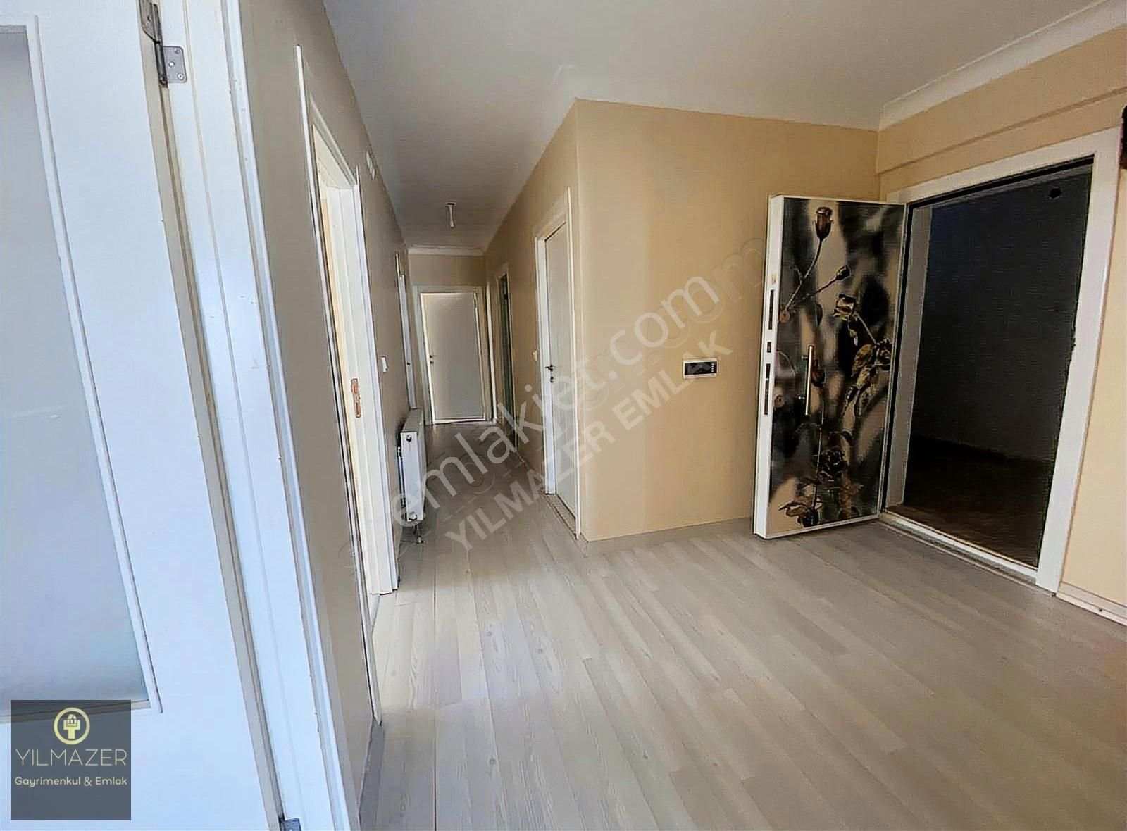 Yılmazer'den 1048 Cadde Üzerinde Migros Karşısı İskanlı 3+1 Acil - Görsel 21