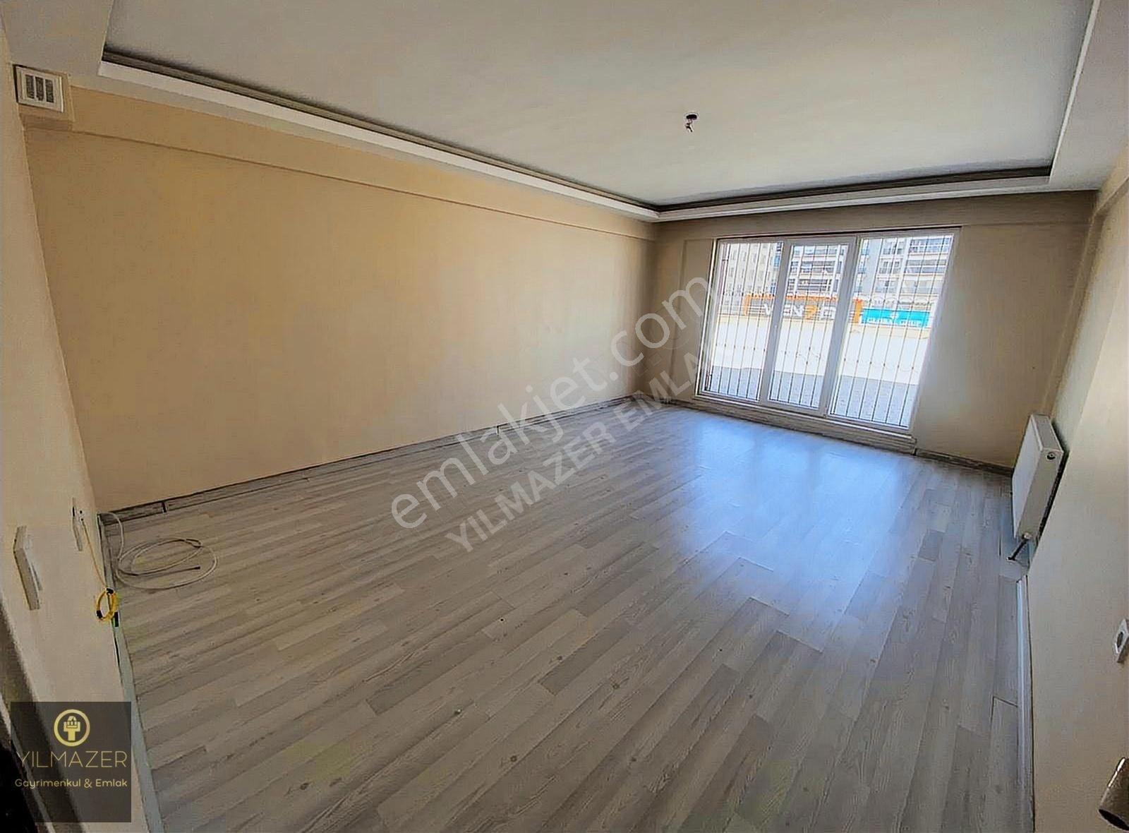 Yılmazer'den 1048 Cadde Üzerinde Migros Karşısı İskanlı 3+1 Acil - Görsel 10