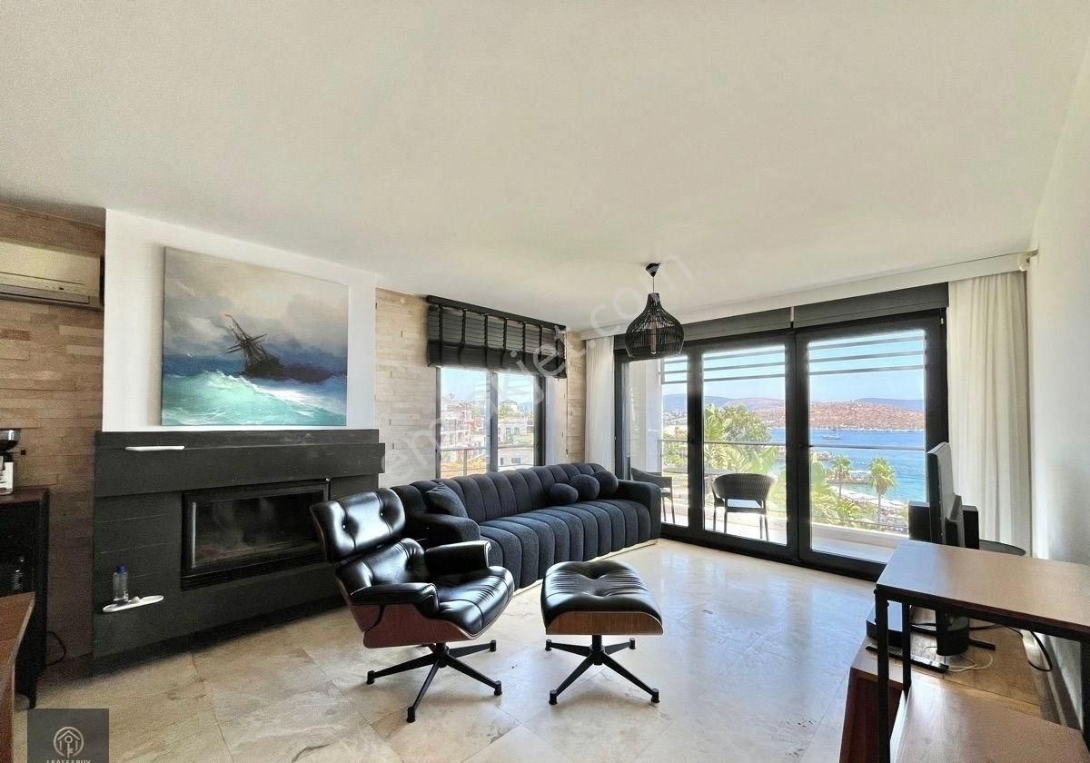 Bodrum Asarlık’da Denize Sıfır Plajlı Sitede Eşyalı 2+1 Rezidans