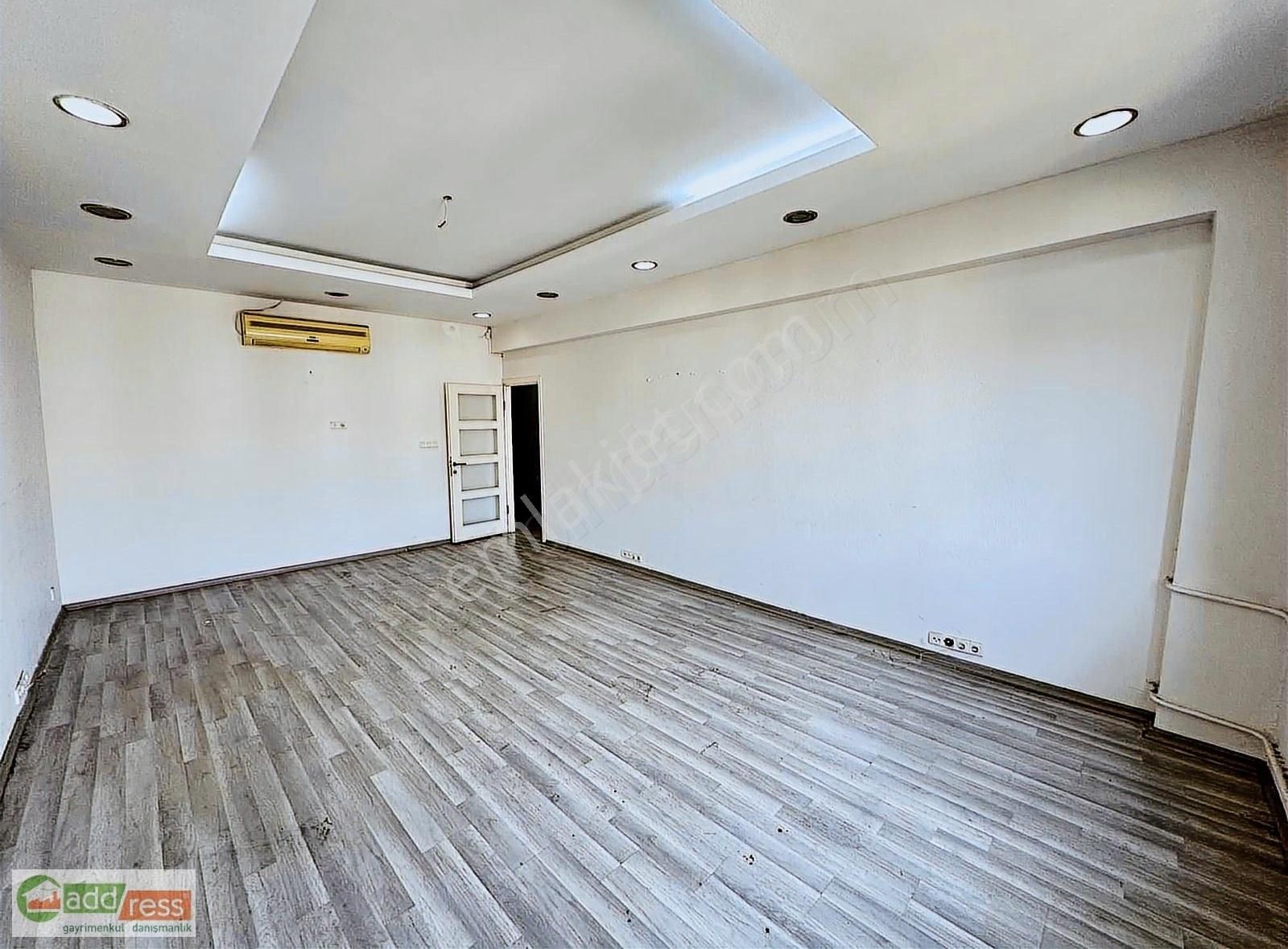 İkitelli Osb Full Yapılı Hazır Ofis 110 M2 4+1 Mutfak Wc İçinde