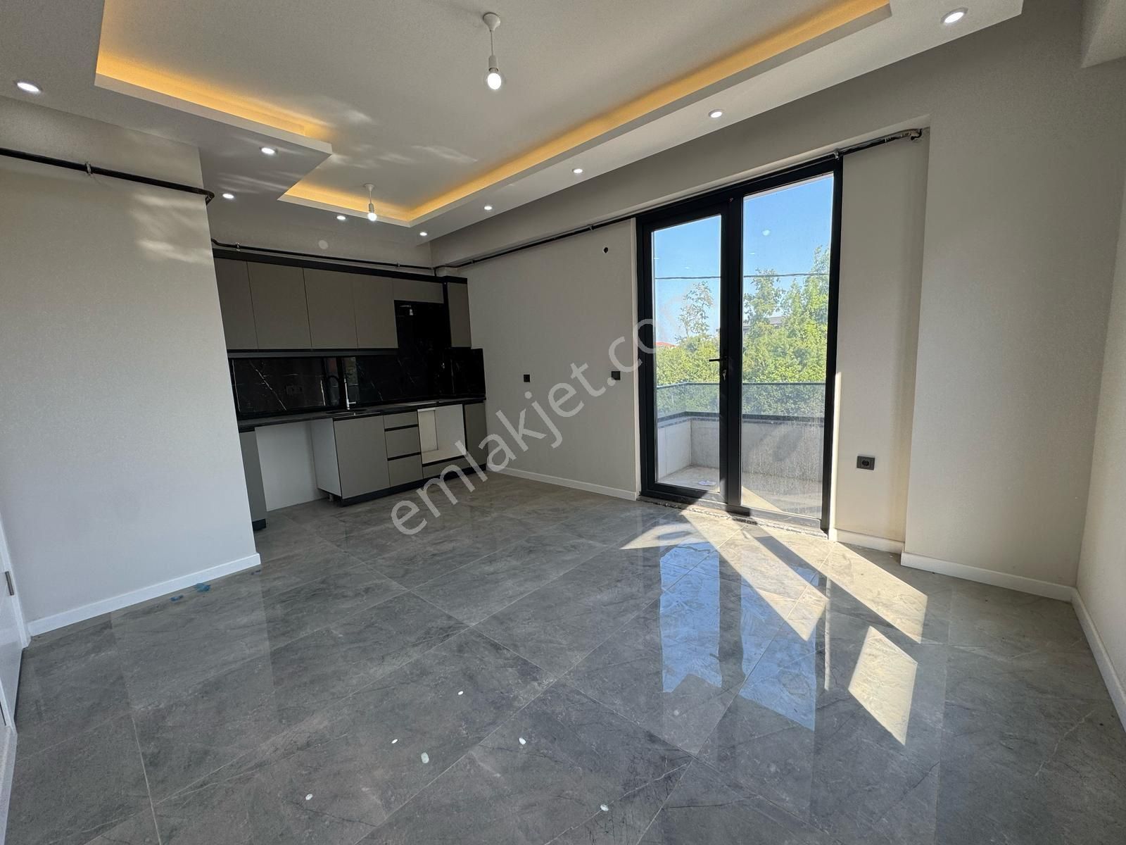 Tek Bloklu Havuzlu Butik Sitede 2+1 Ara Kat Açık Cephe, Yerden Isıtmalı Sıfır Satılık Daire - Görsel 5