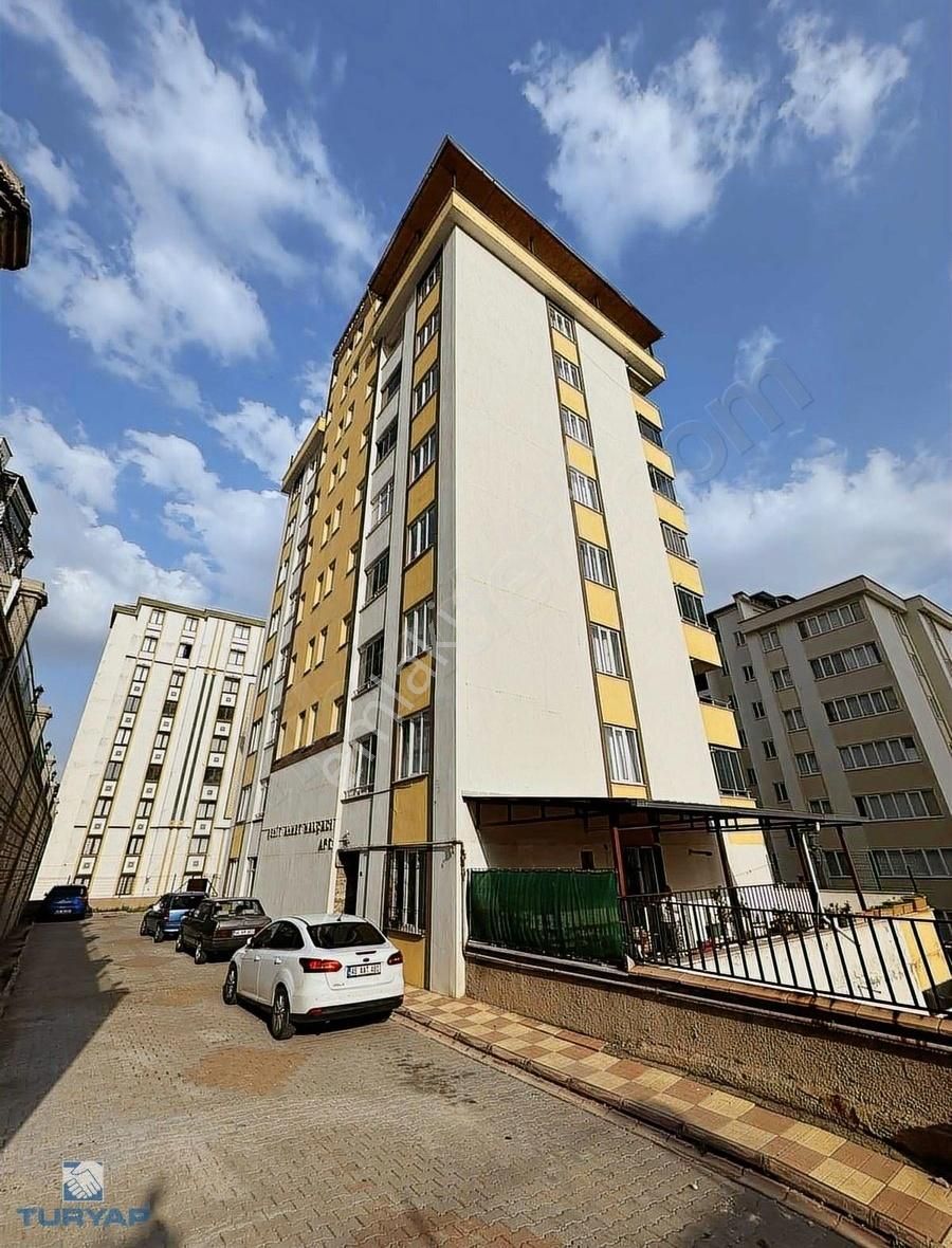 Binevler Turyaptan Kuzey Çevre Yolunda 2 Balkonlu Satılık 2+1