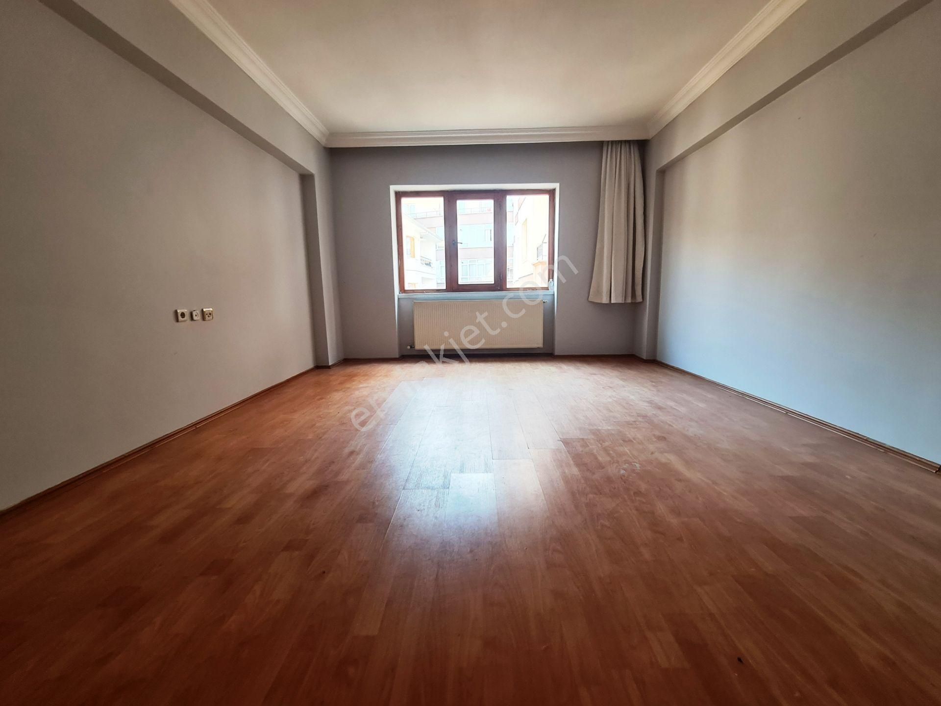 Alsancak Mh Merkezi Konumda Asansörlü - Engelli Girişine Uygun Arakat 3+1 Hesaplı Daire
