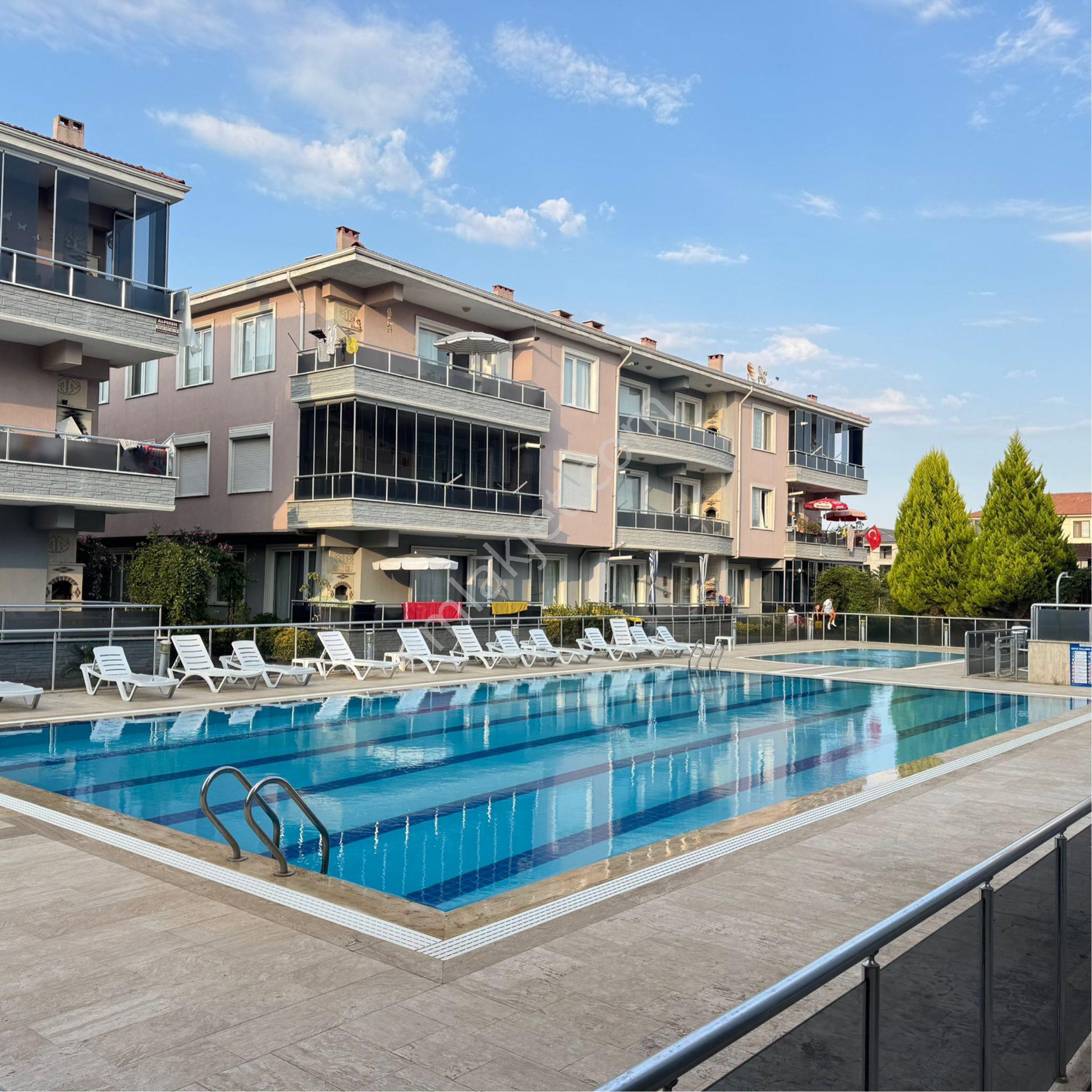 Elit Life 1 Sitesinde Havuz Cephe Köşe Model 2+1 Kombi & Petekli Cam Balkonlu Satılık Diare