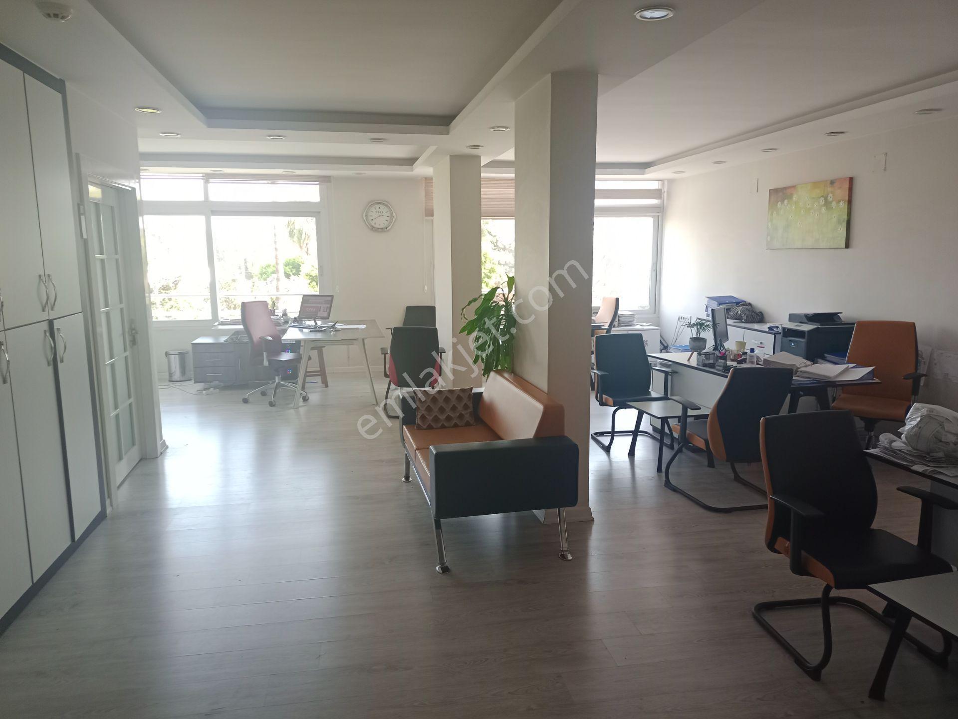Lemas Emlak : Deniz Manzaralı Satılık Şık Ofis - Görsel 17