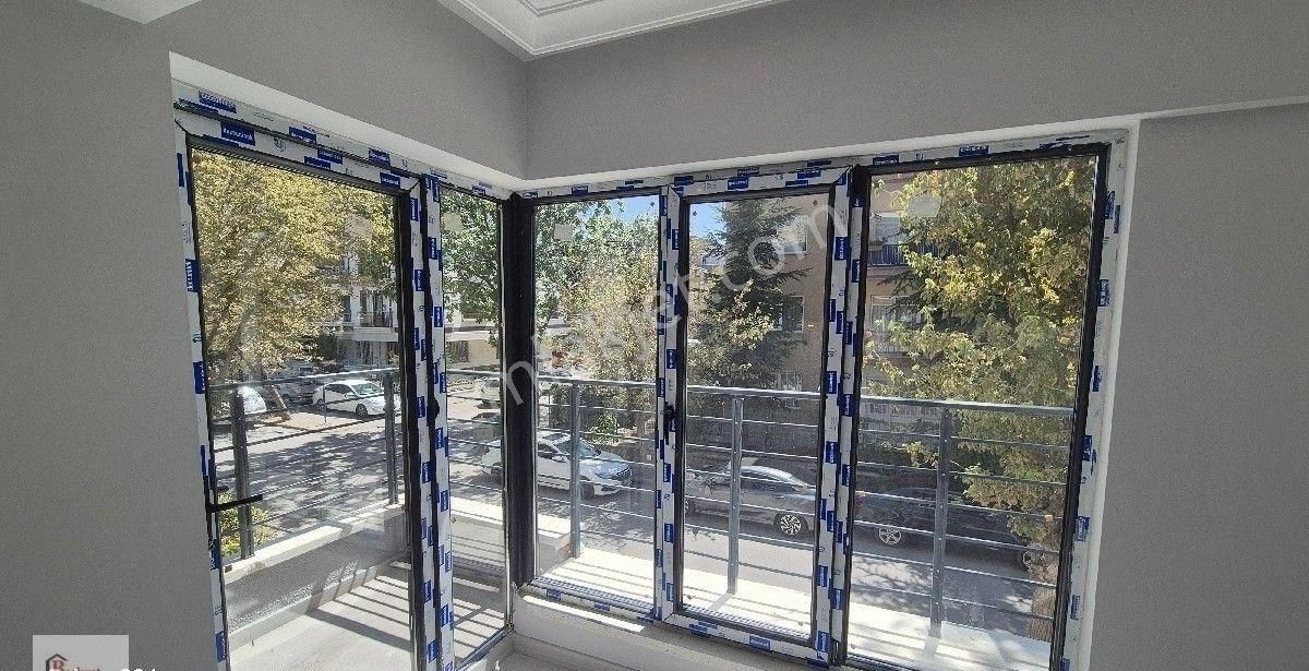 Sıfır Katta Güney Ve Ön Cephe Başkent Emlaktan Satılık Daire