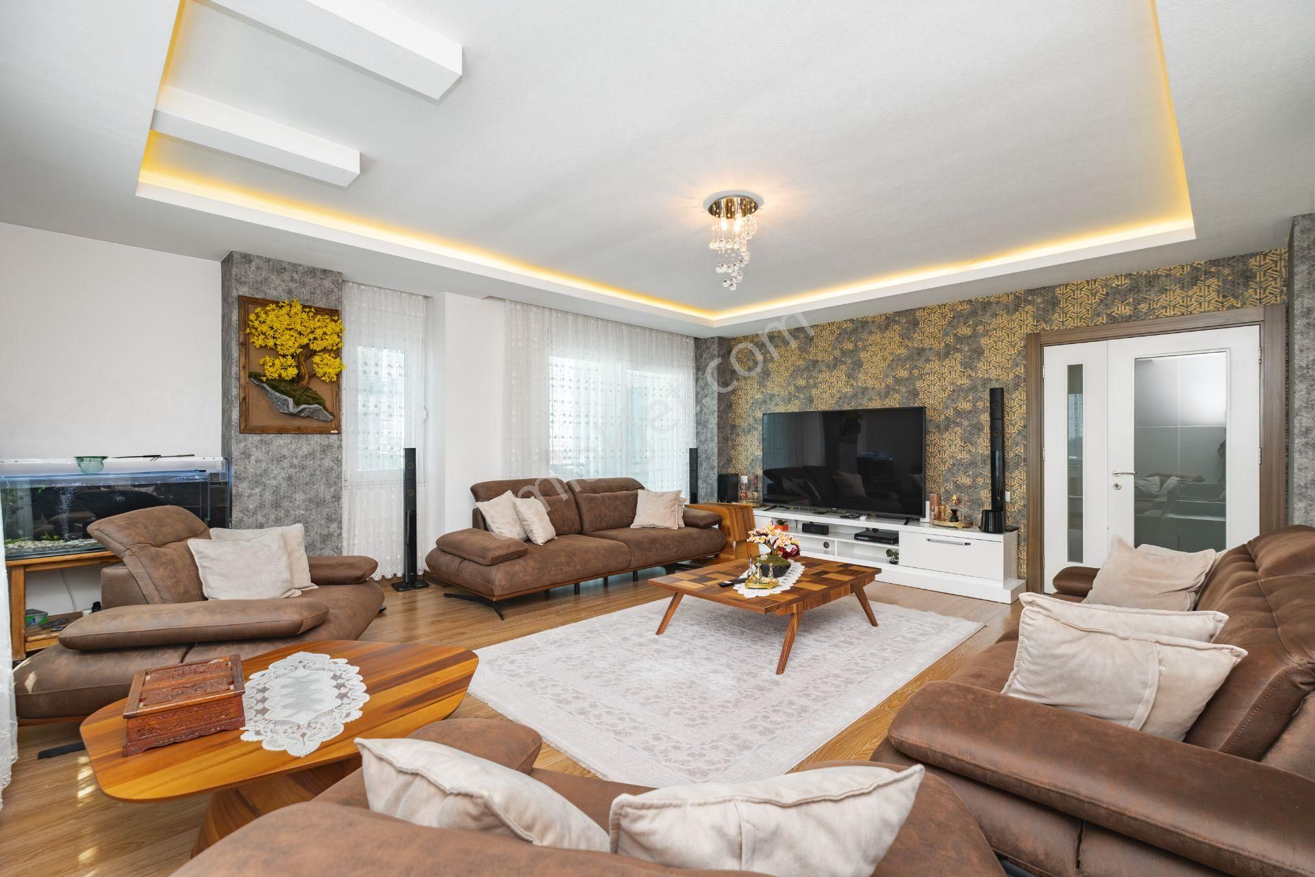 Bölgenin En Güzel Sitesinde Full Donanımlı Lüks 5+1 - Görsel 19