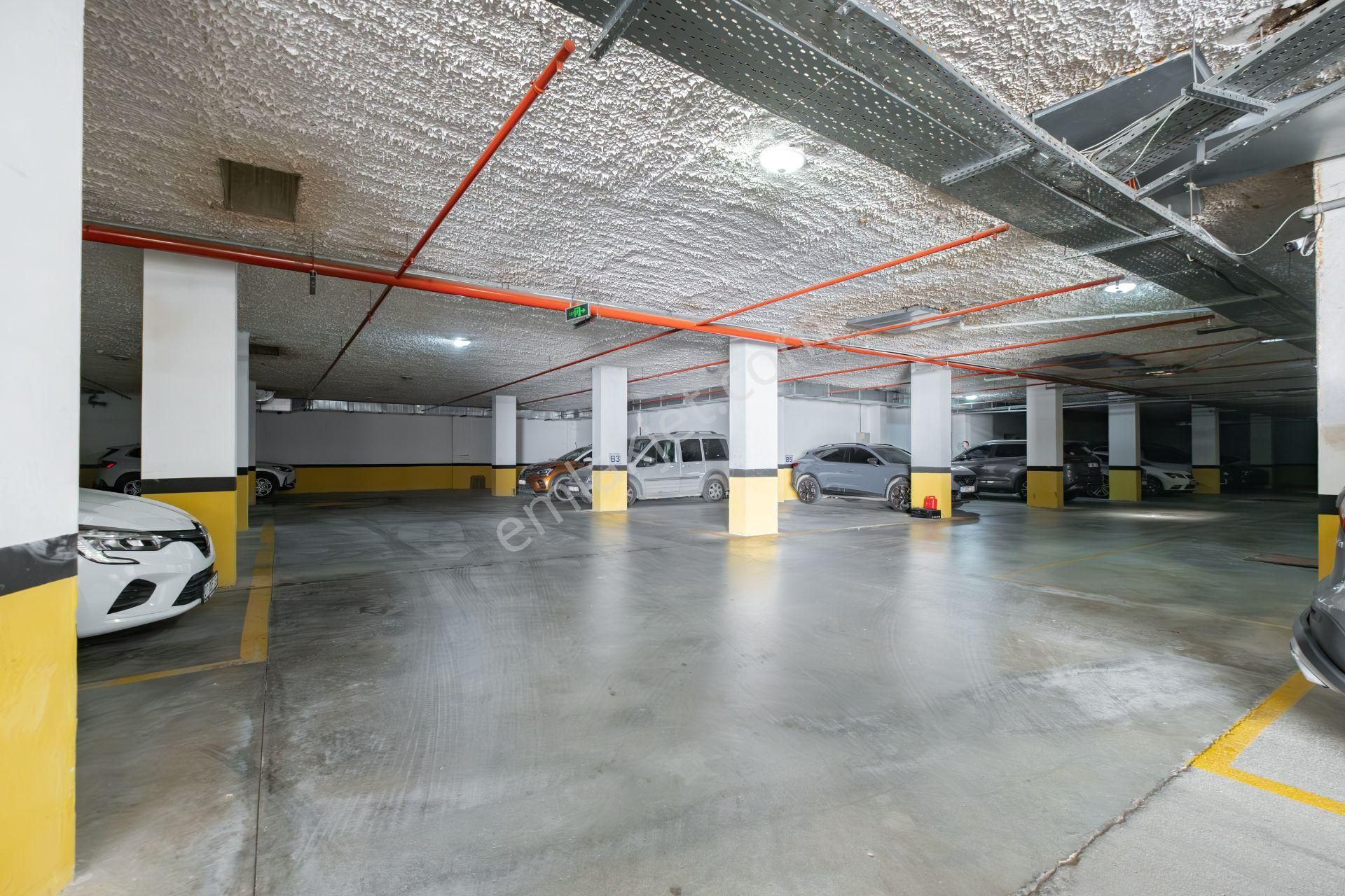 Bölgenin En Güzel Sitesinde Full Donanımlı Lüks 5+1 - Görsel 34