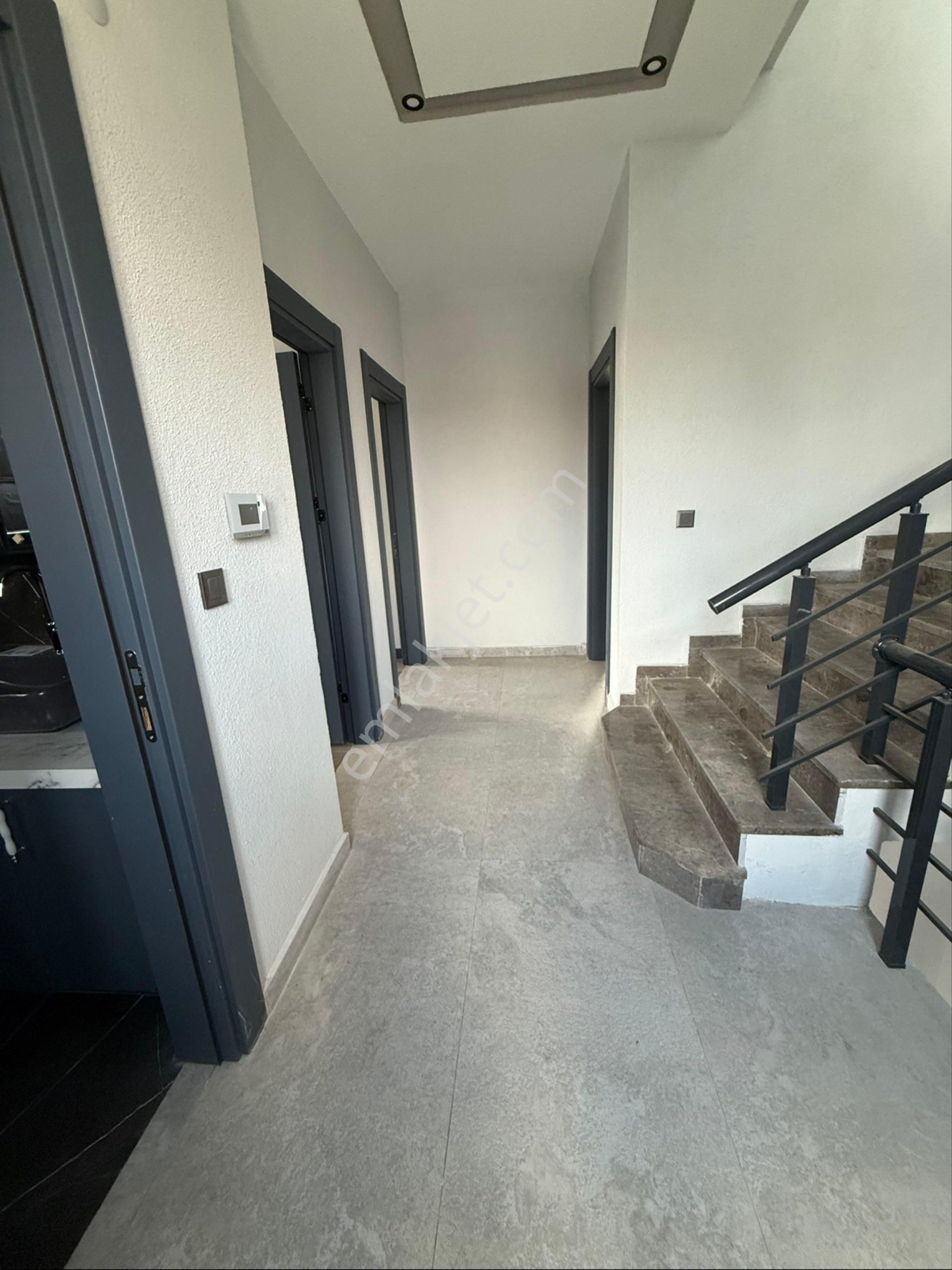 Tekirdağ Süleyman Paşada 3 Katlı Denize Sıfır Villa Harika Konum - Görsel 22