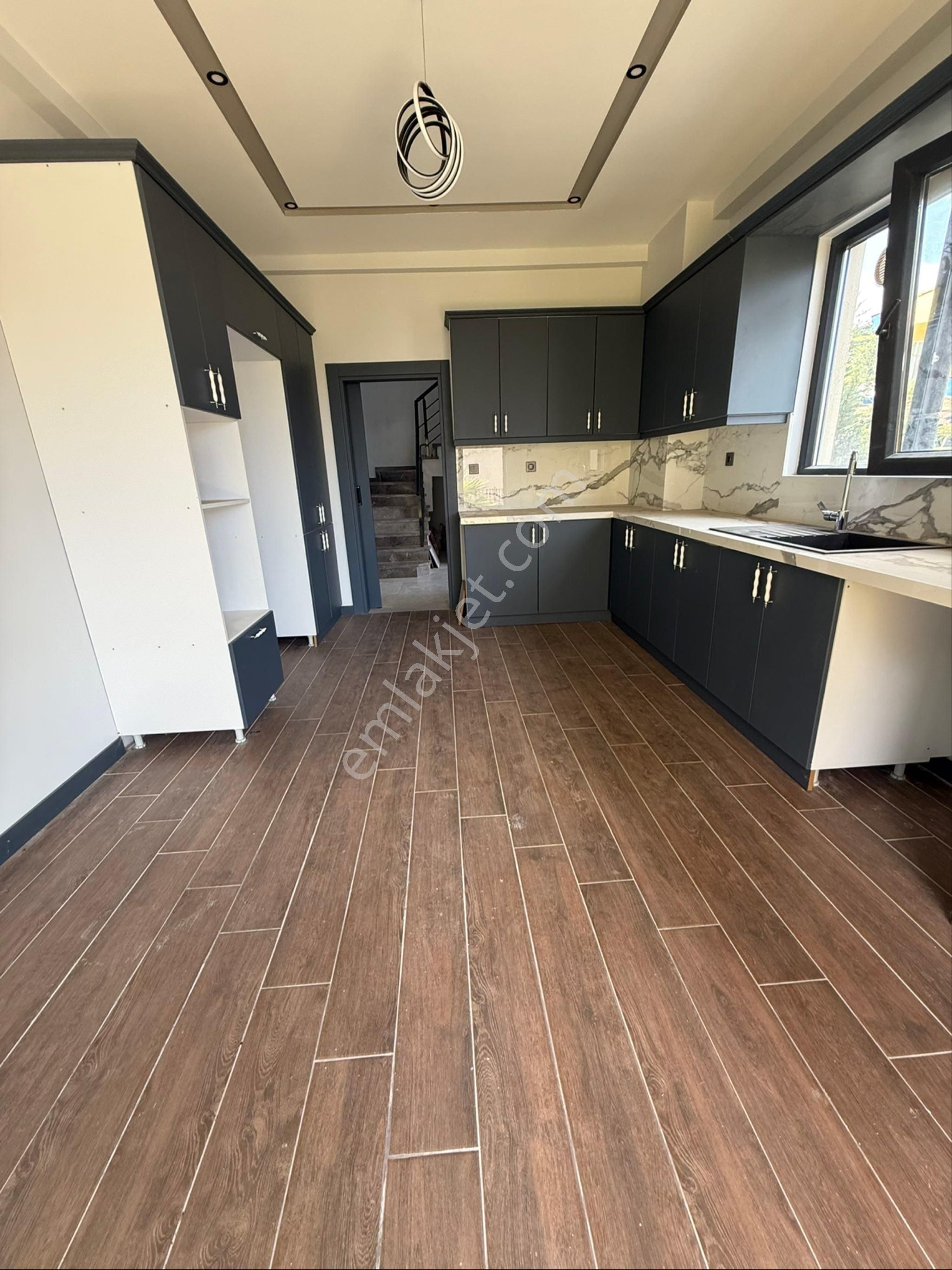 Tekirdağ Süleyman Paşada 3 Katlı Denize Sıfır Villa Harika Konum - Görsel 32