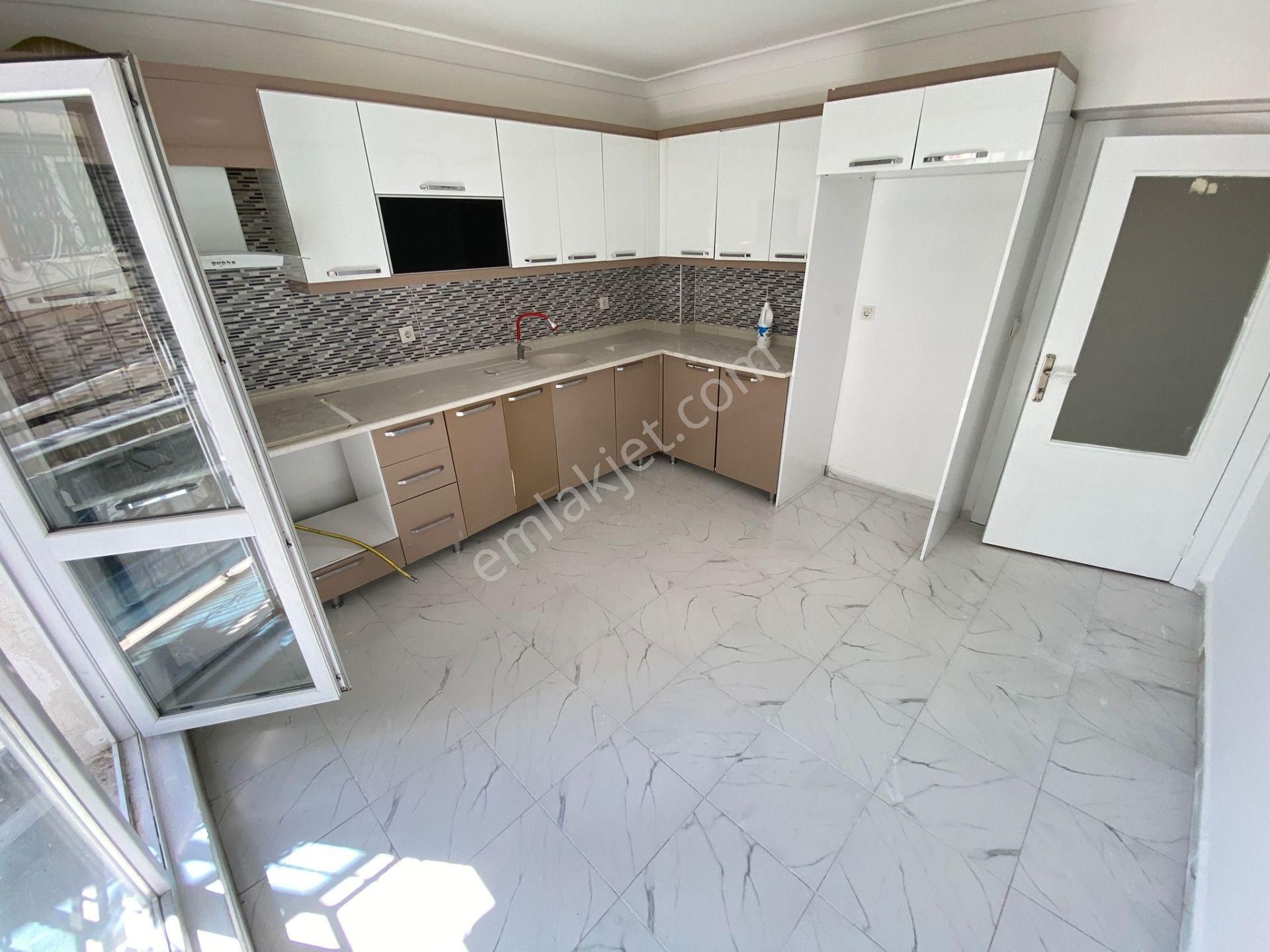 Senem'den Başkent Cd Yakını Giriş Katta 3+1 Kiralık Daire