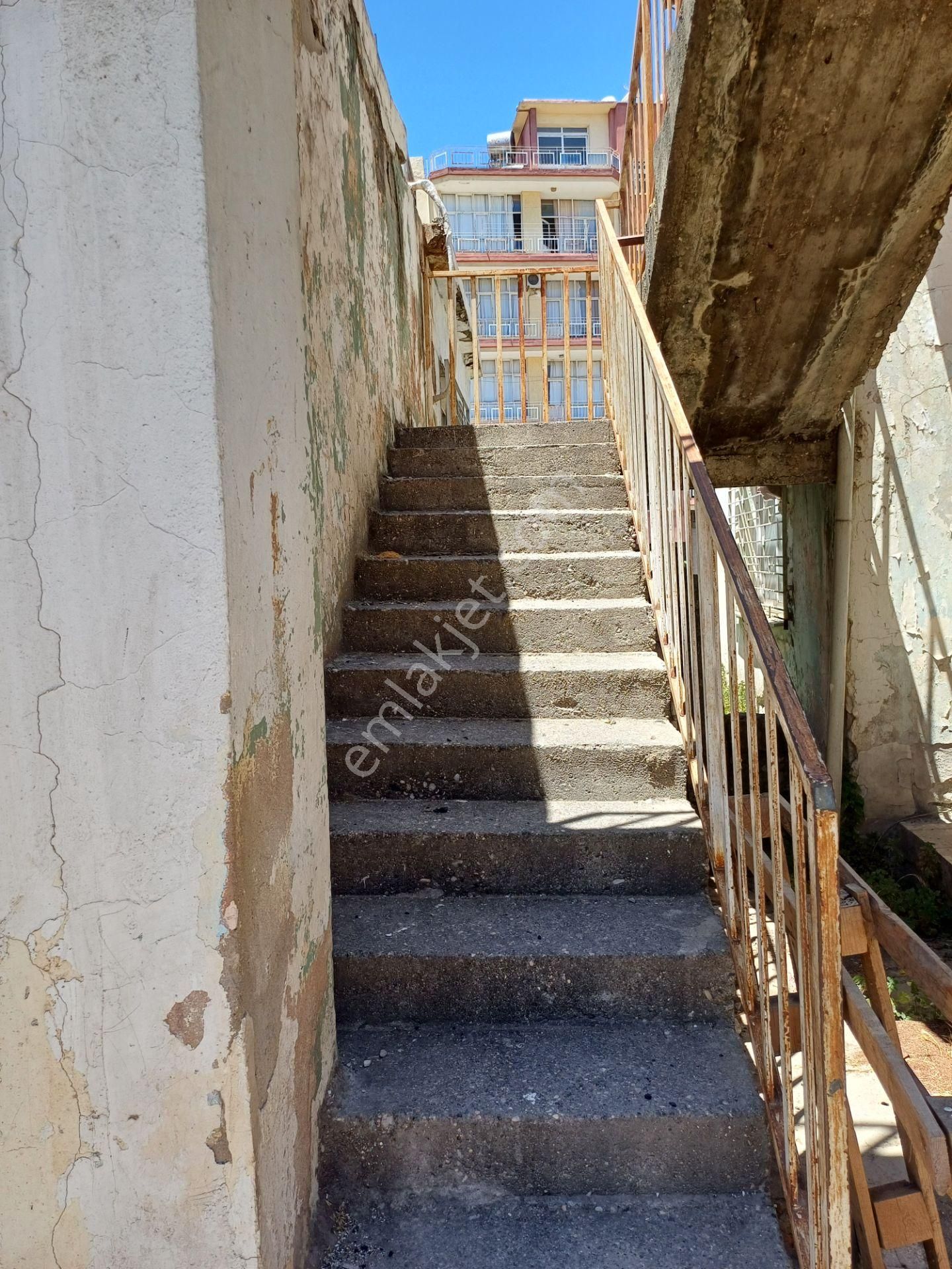Acil Satılık Müstakil Ev - Çarşı Merkezde - Görsel 20