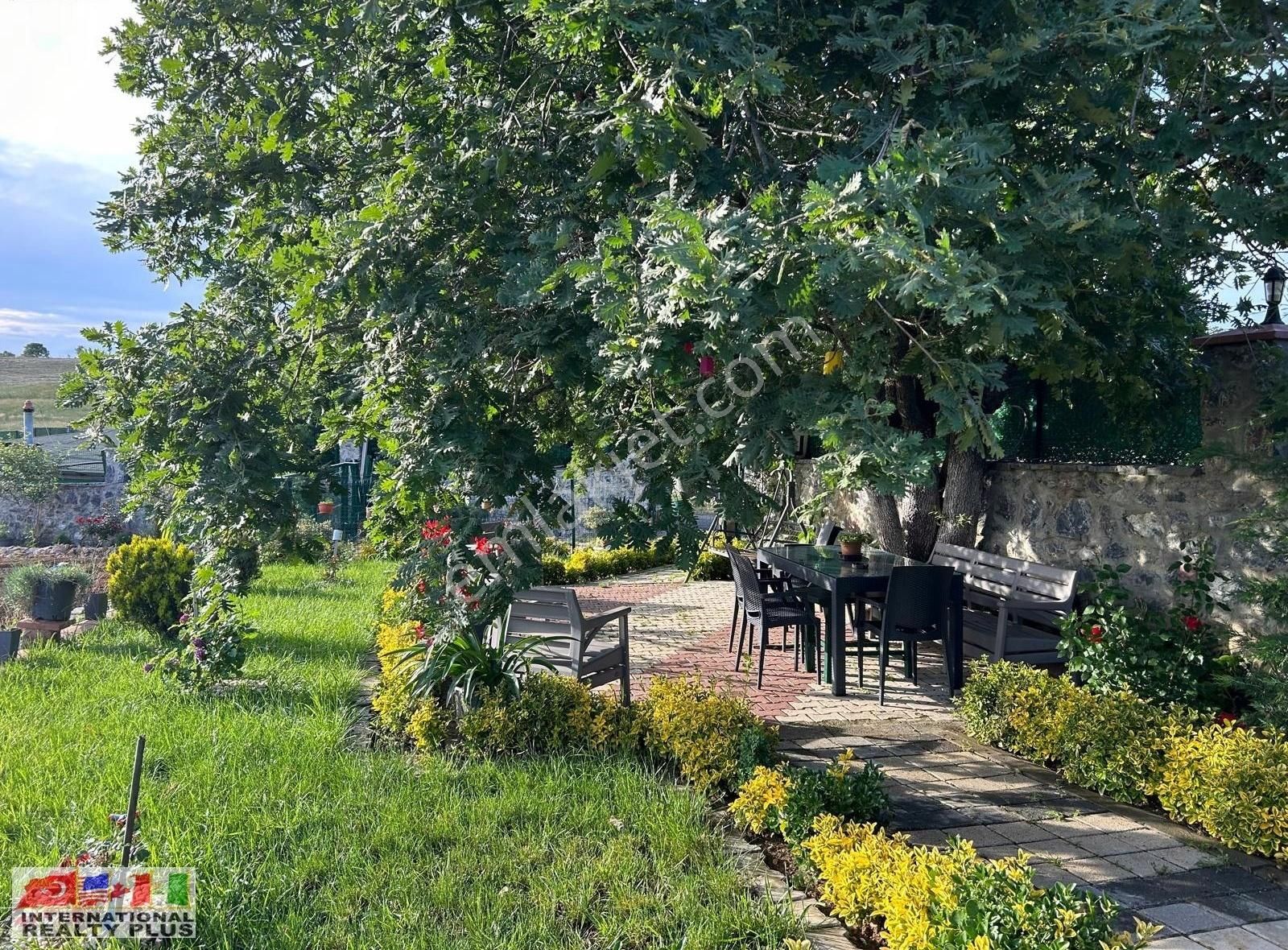 Kurnaköy Kiralık Bahçe&kamelya Yaşam Alanı