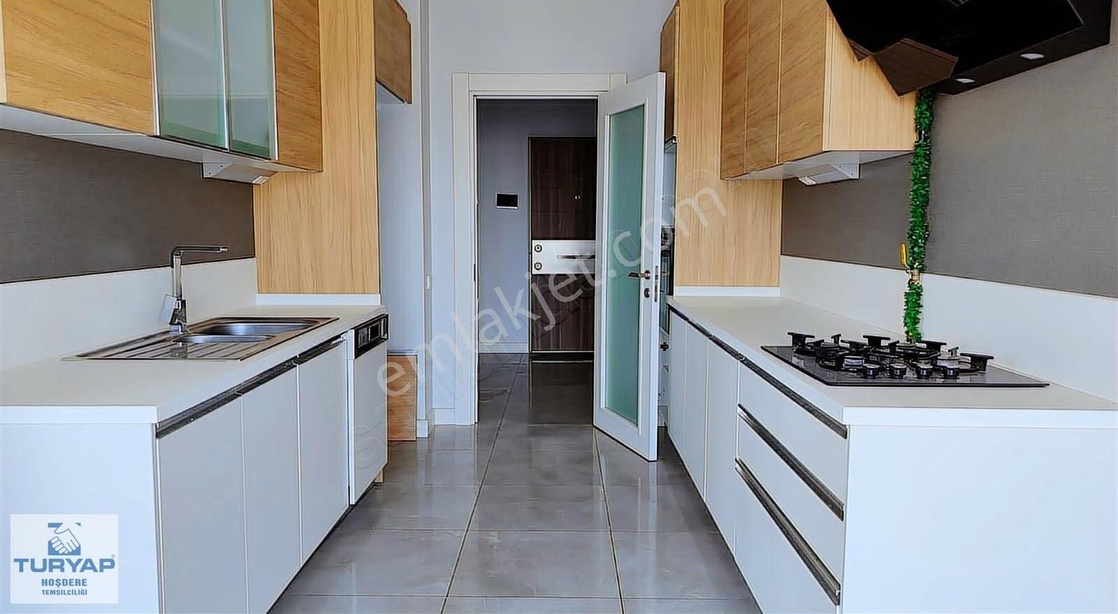 Avrupark Hayat Kısa Katlılarda,boş,depolu,büyük Tip 2+1 Satılık