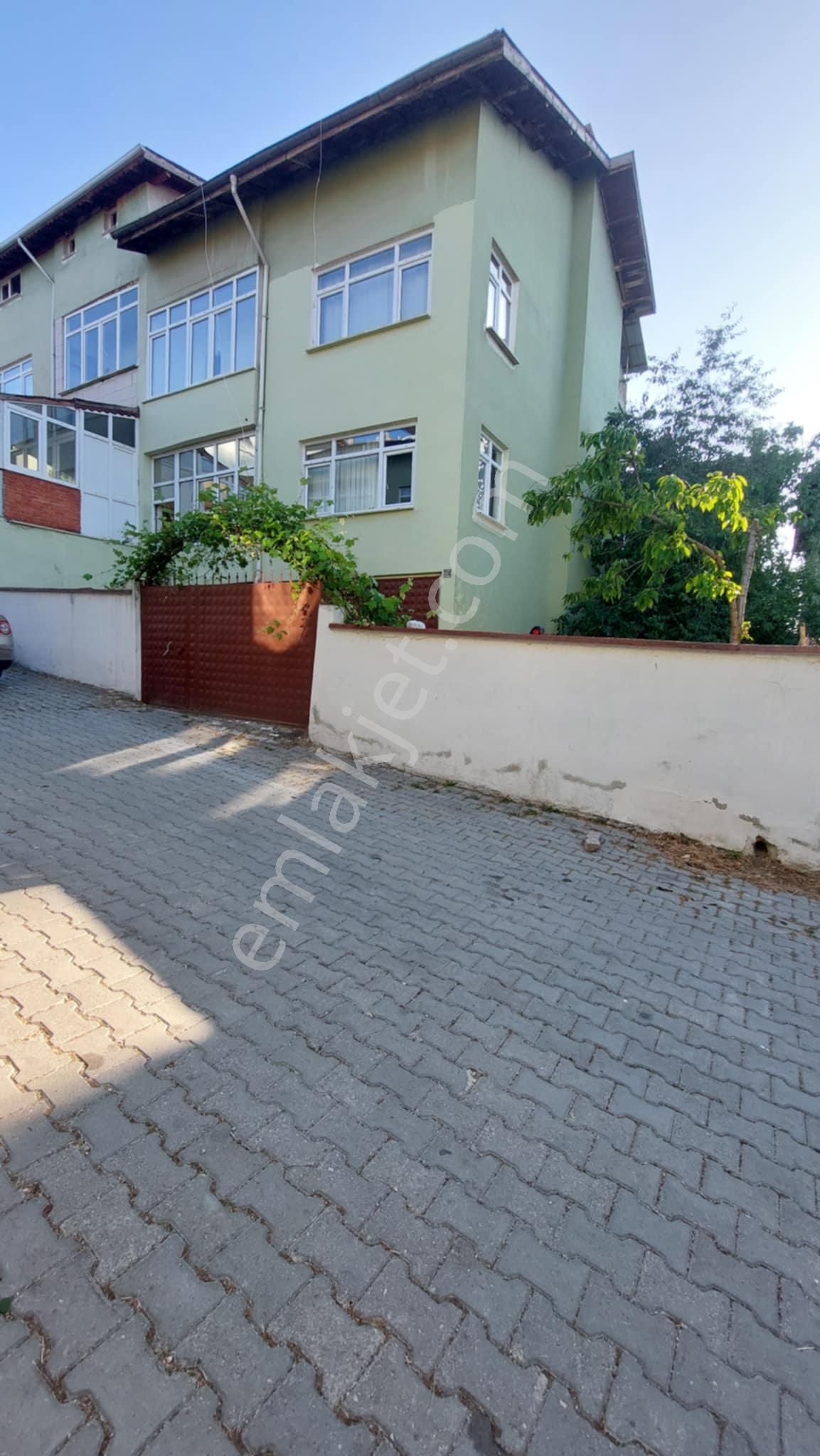 Satılık 3 Katlı Behçeli Müstakil Daire Kuzeykent Merkezi Konum