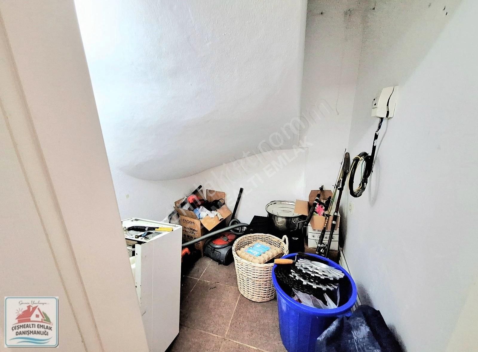 Urla Guvendik Mah. 220 M2 Bahce İcinde 3+1 Villa - Görsel 16