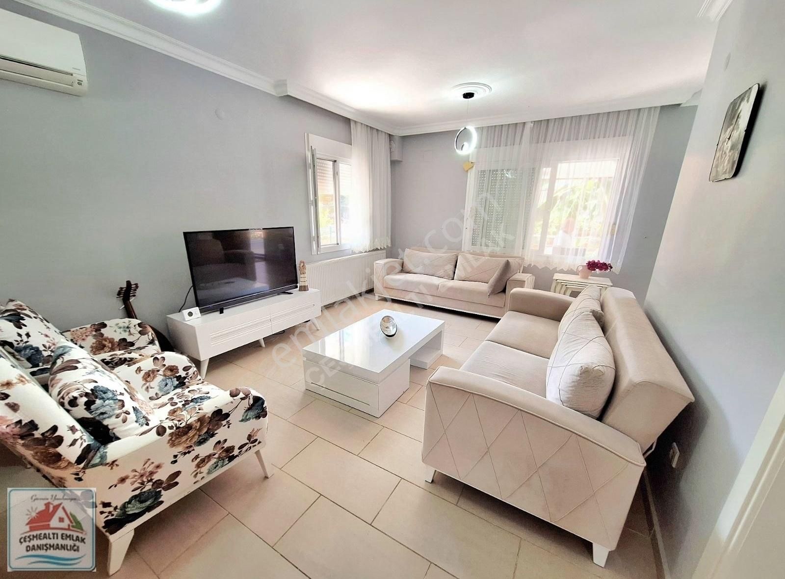 Urla Guvendik Mah. 220 M2 Bahce İcinde 3+1 Villa - Görsel 2