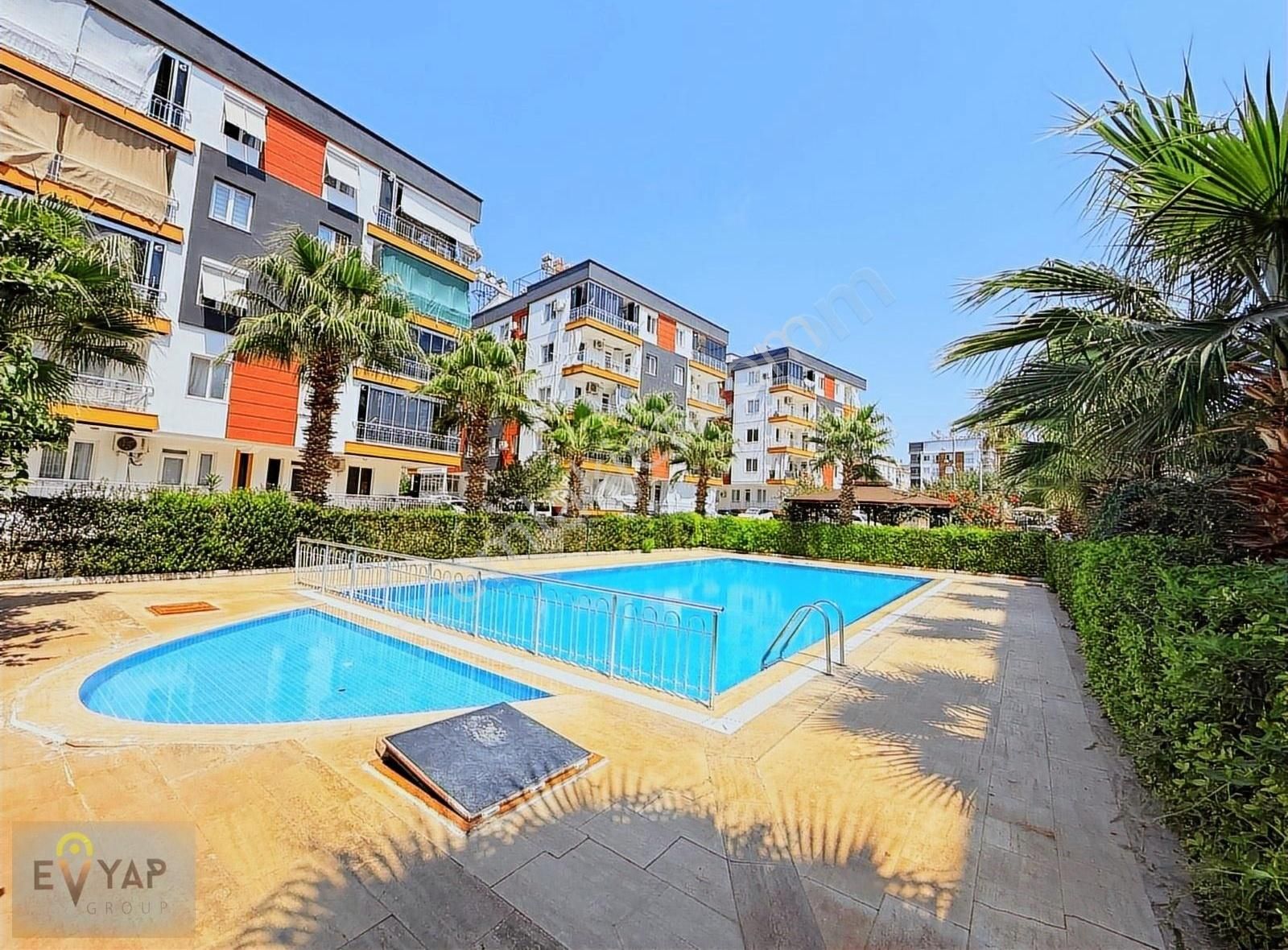 Havuzlu Site İçerisinde 2+1 Satılık Daire