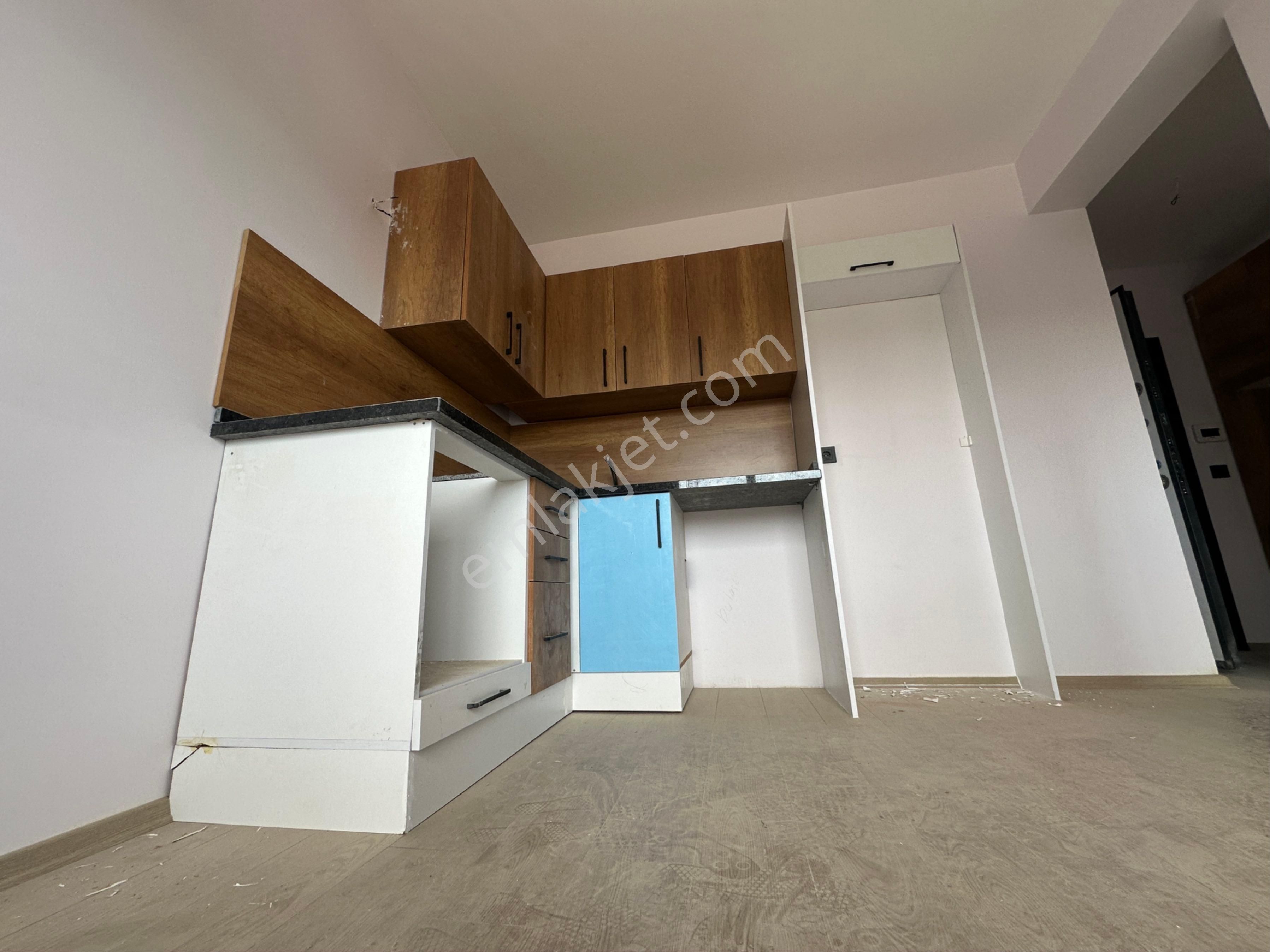 Çınarlıda Bulvar Üzeri Hasarsız İskanlı Satılık 1+1 Daire - Görsel 4