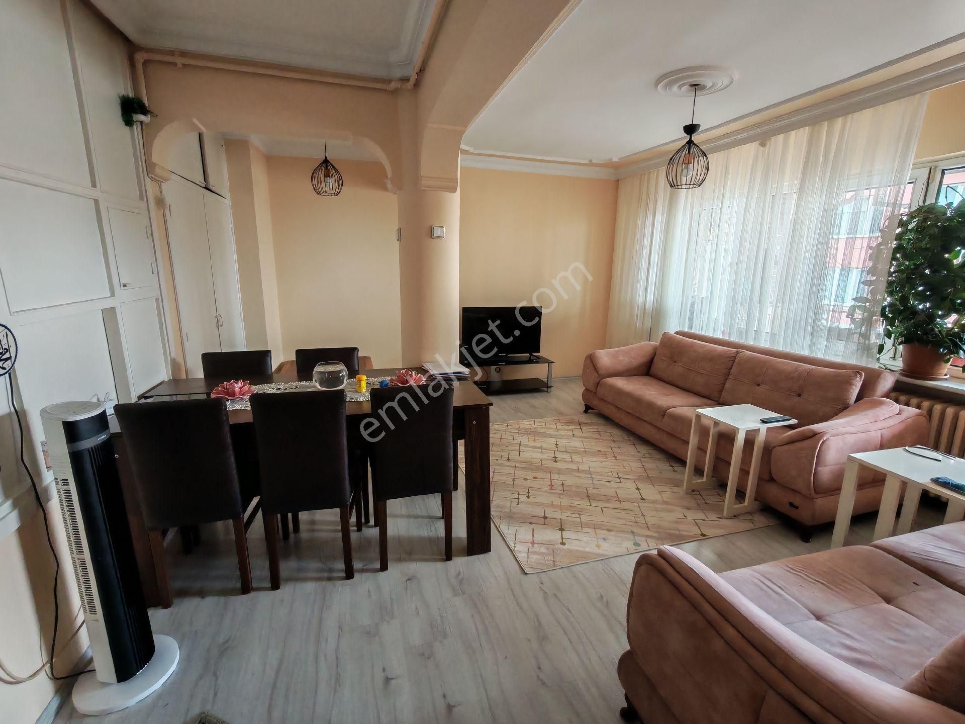 Barış Emlak'tan İpekçilik Cadde Üzeri Teraslı 3+1 Daire.