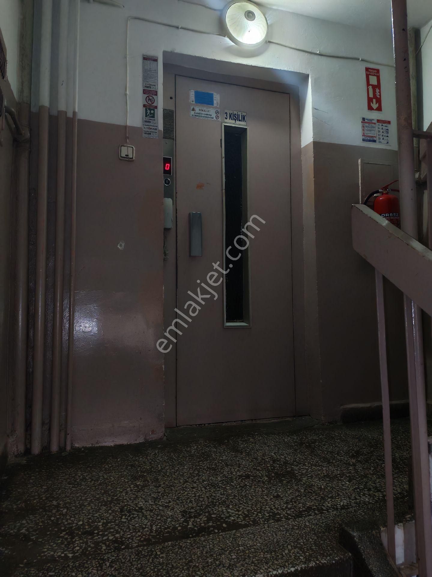 Barış Emlak'tan İpekçilik Cadde Üzeri Teraslı 3+1 Daire. - Görsel 17