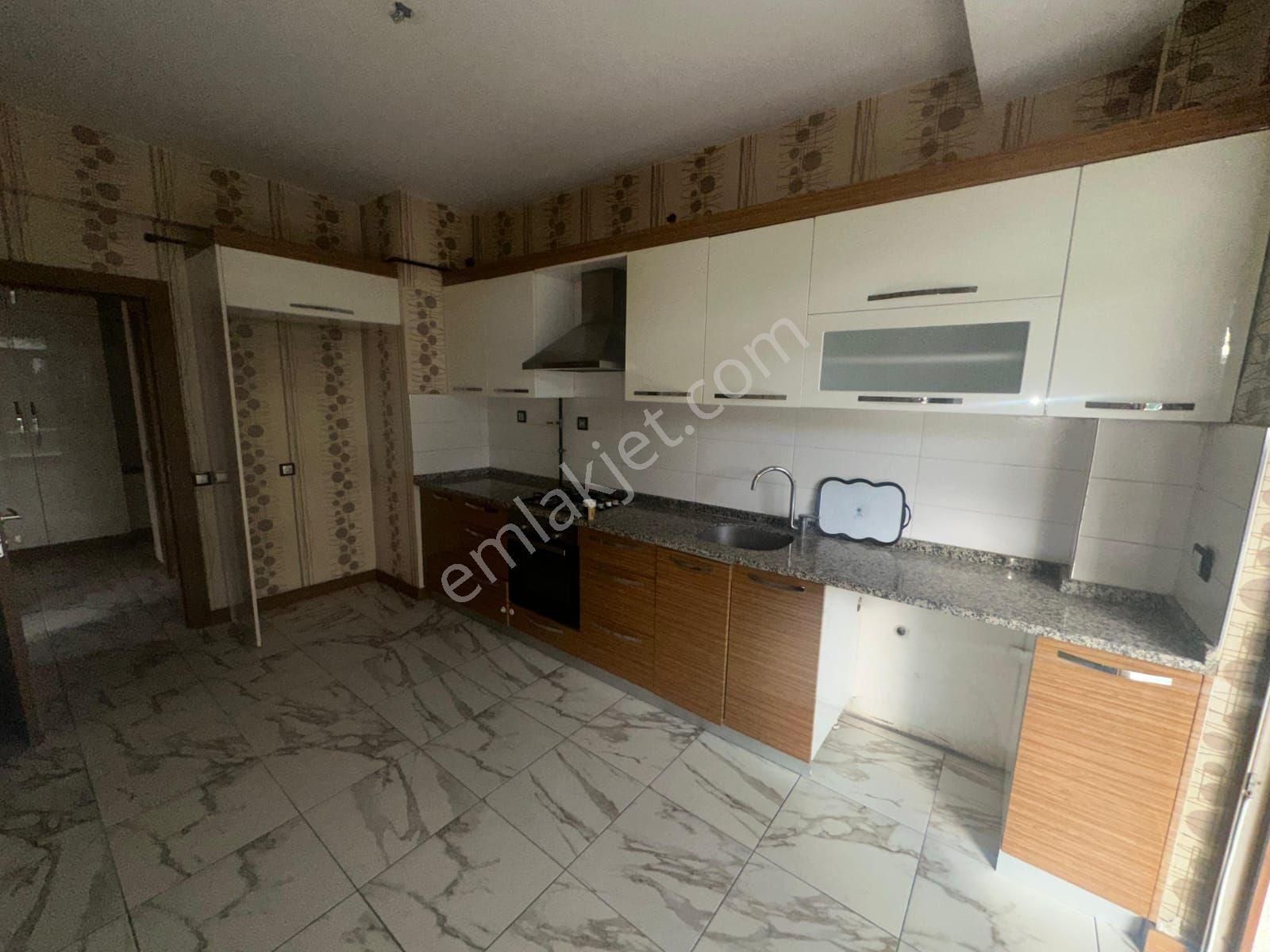 Fiyat : 4.750.000 Tlşefikcan Tatlar Okulu Ana Cadde Üzeri 165 M2 3+1 Site İçerinde Daire Fiyat