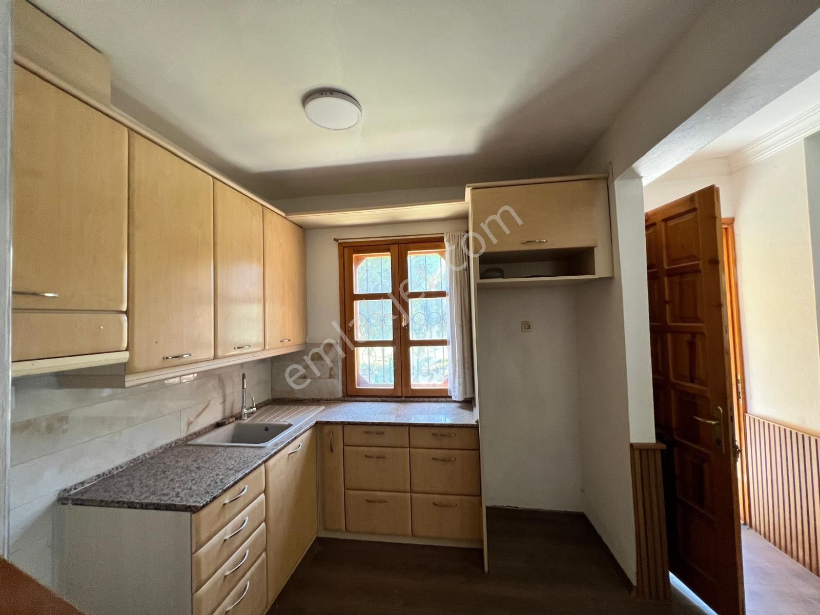 Seferihisar Ürkmez’de 3+1 Satılık Villa Denize Tarafında - Görsel 17