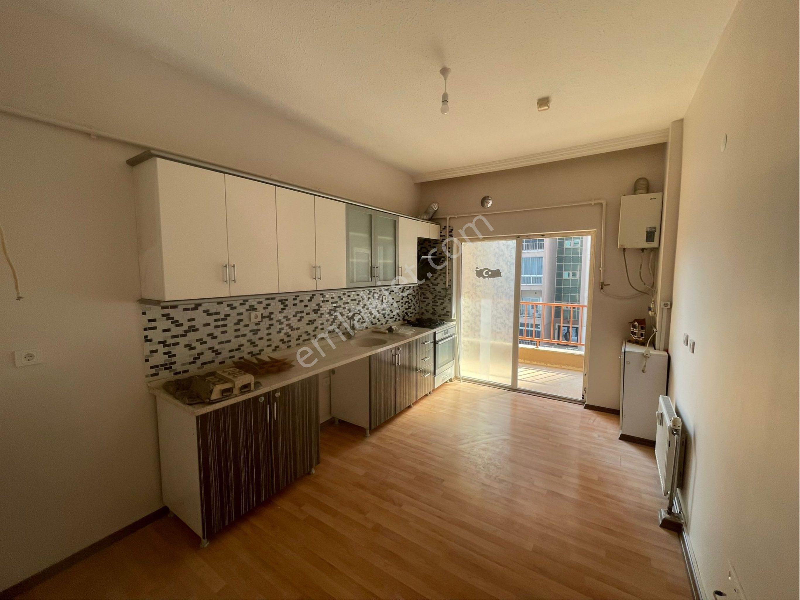Doğanbey Tokide Temiz 3.5+1 Oda Kiralık Daire - Görsel 17