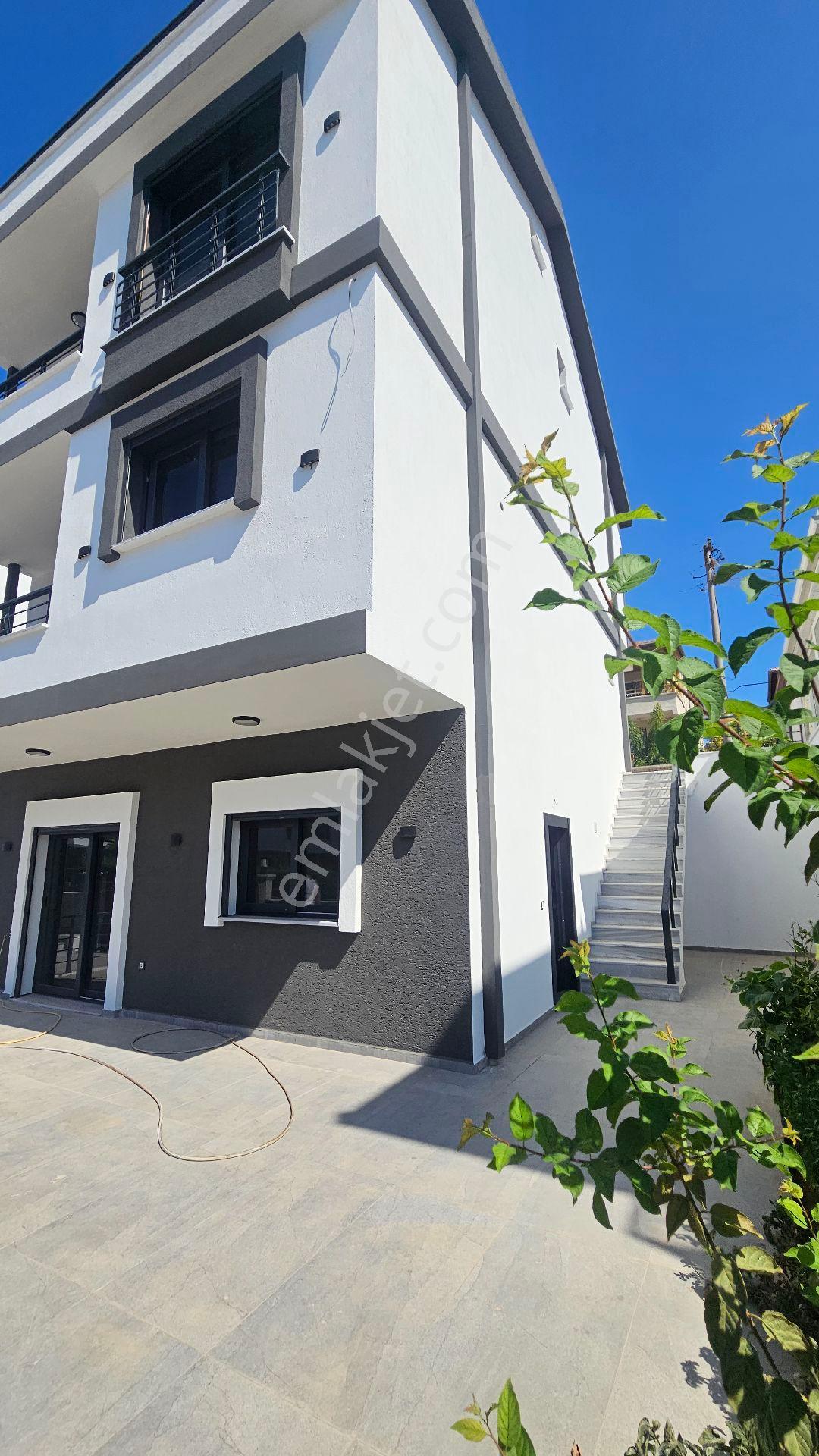 Didim'de Denize 200 Metre Mesafede Sıfır 4+1 Villa - Görsel 23