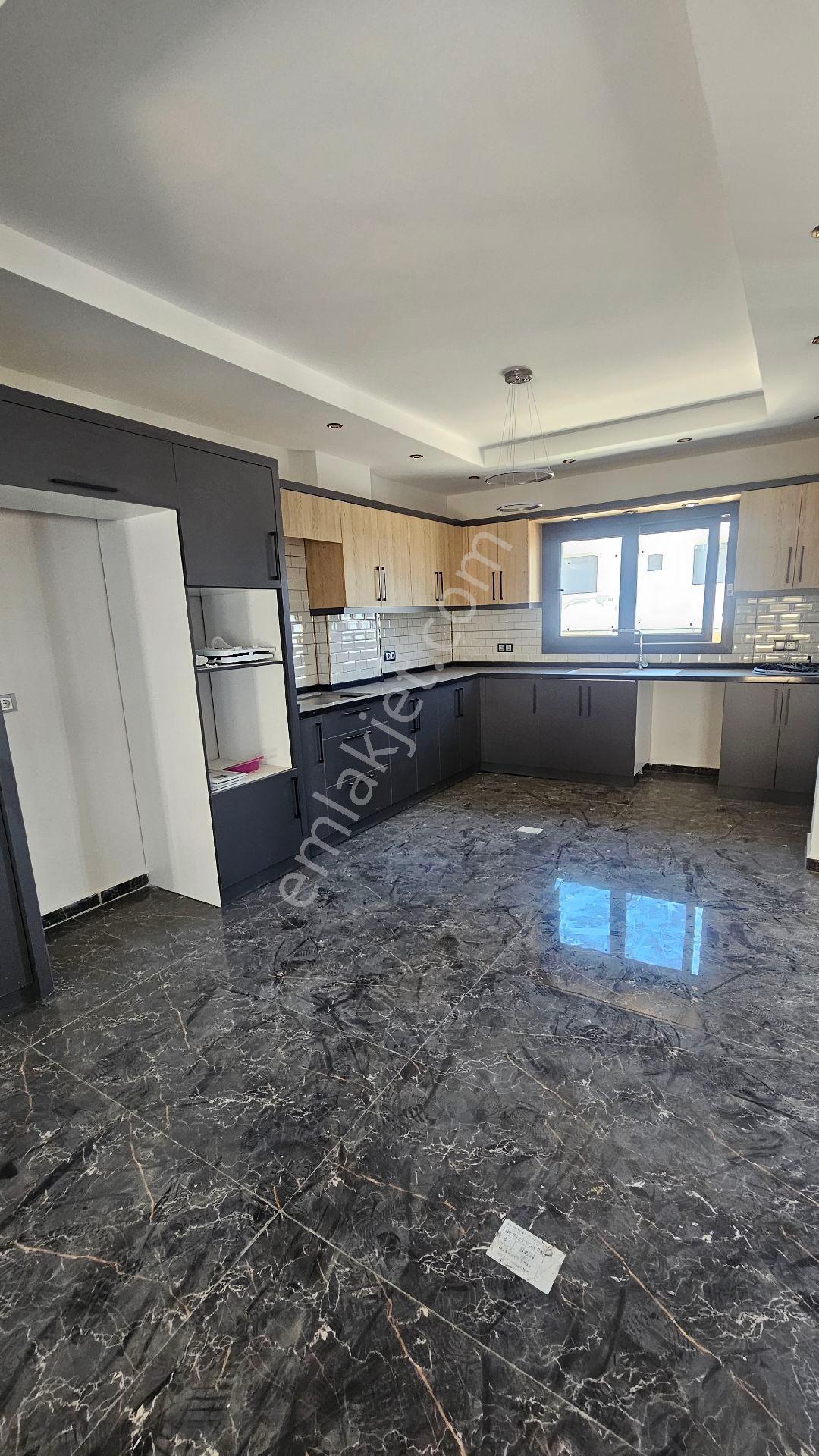 Didim'de Denize 200 Metre Mesafede Sıfır 4+1 Villa - Görsel 4